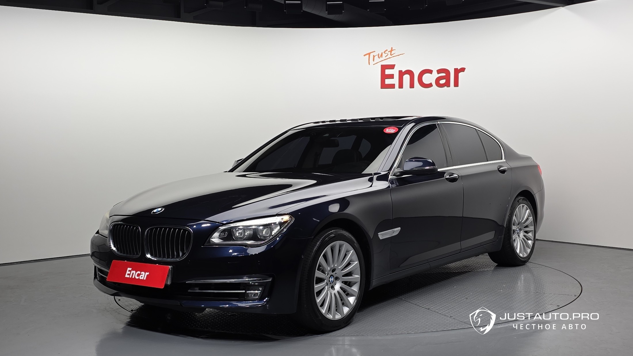 Автомобиль BMW 7-Series