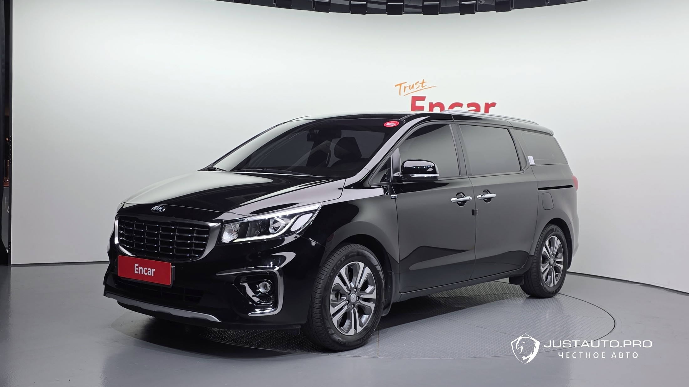 Автомобиль Kia Canival