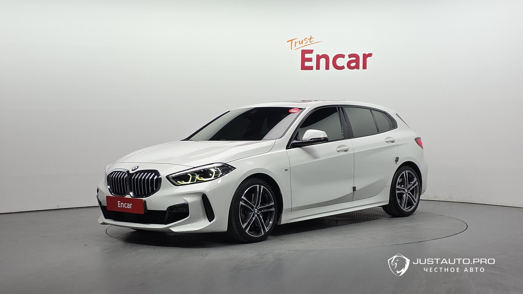 Автомобиль BMW 1-Series