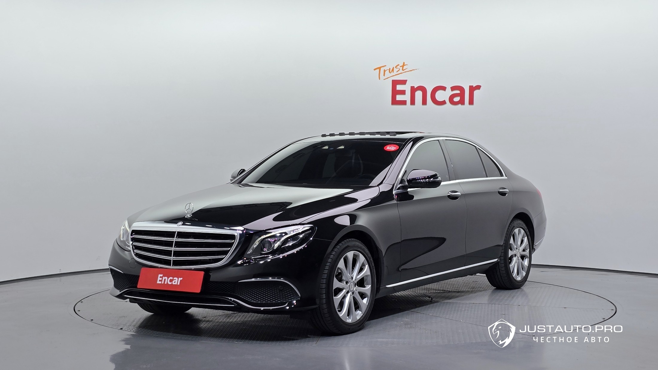 Автомобиль Mercedes-Benz E-Class