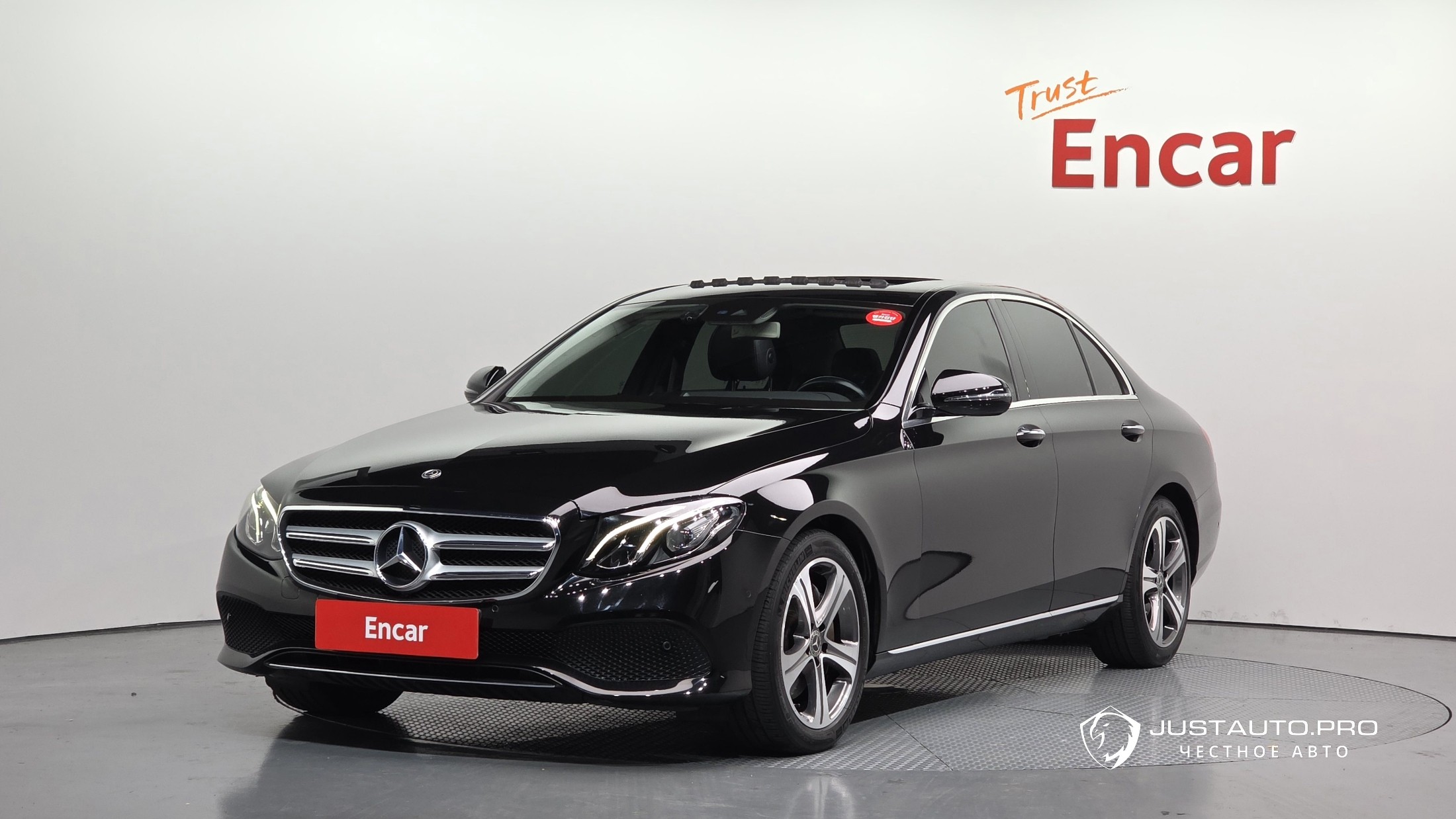 Автомобиль Mercedes-Benz E-Class