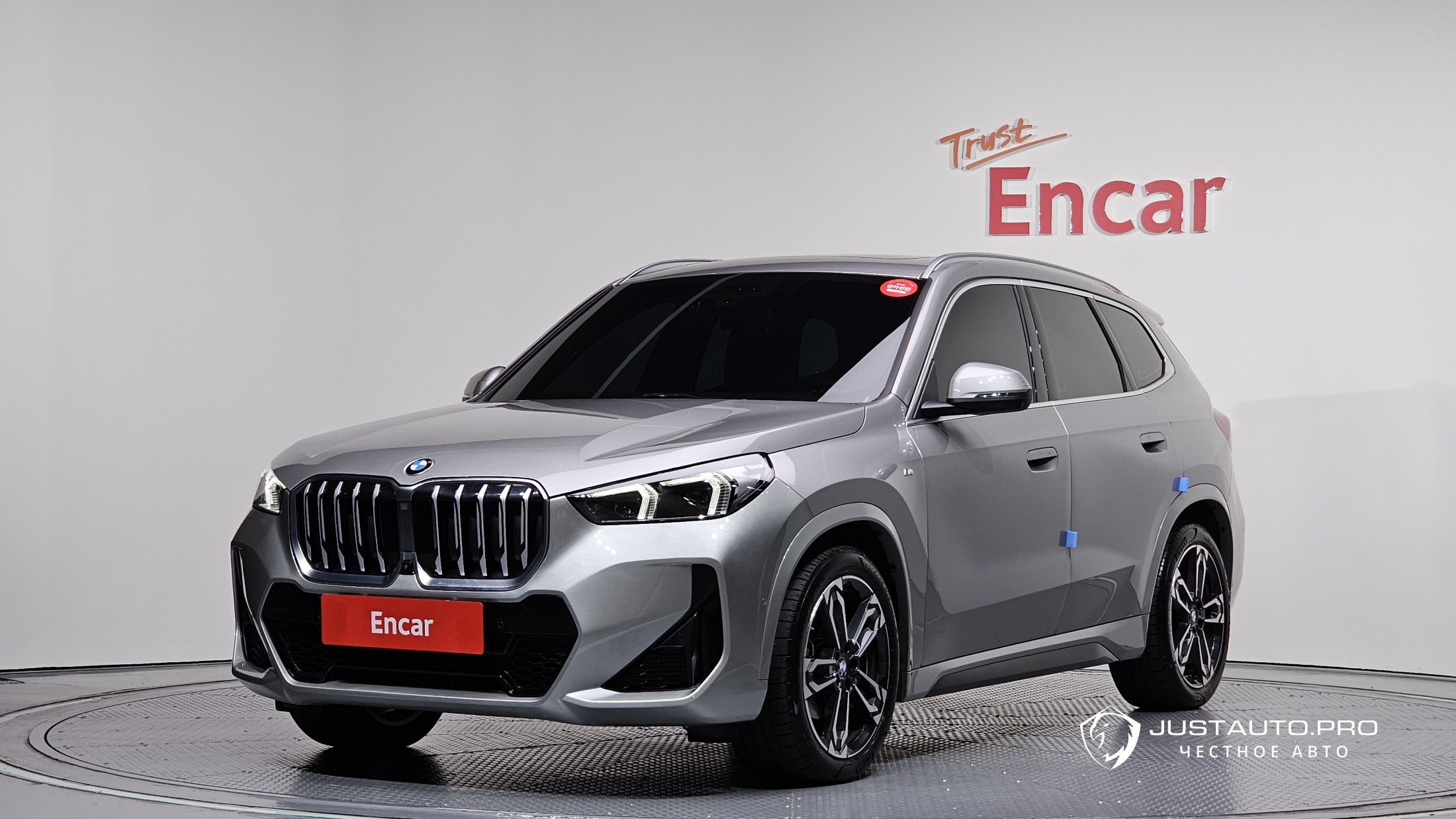 Автомобиль BMW X1