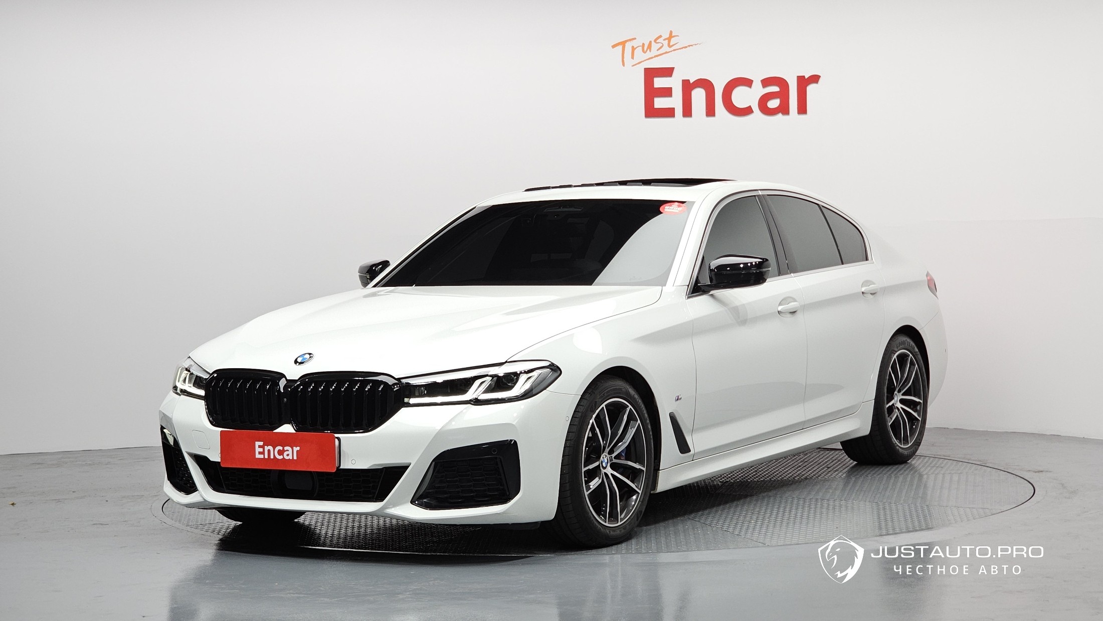 Автомобиль BMW 5-Series