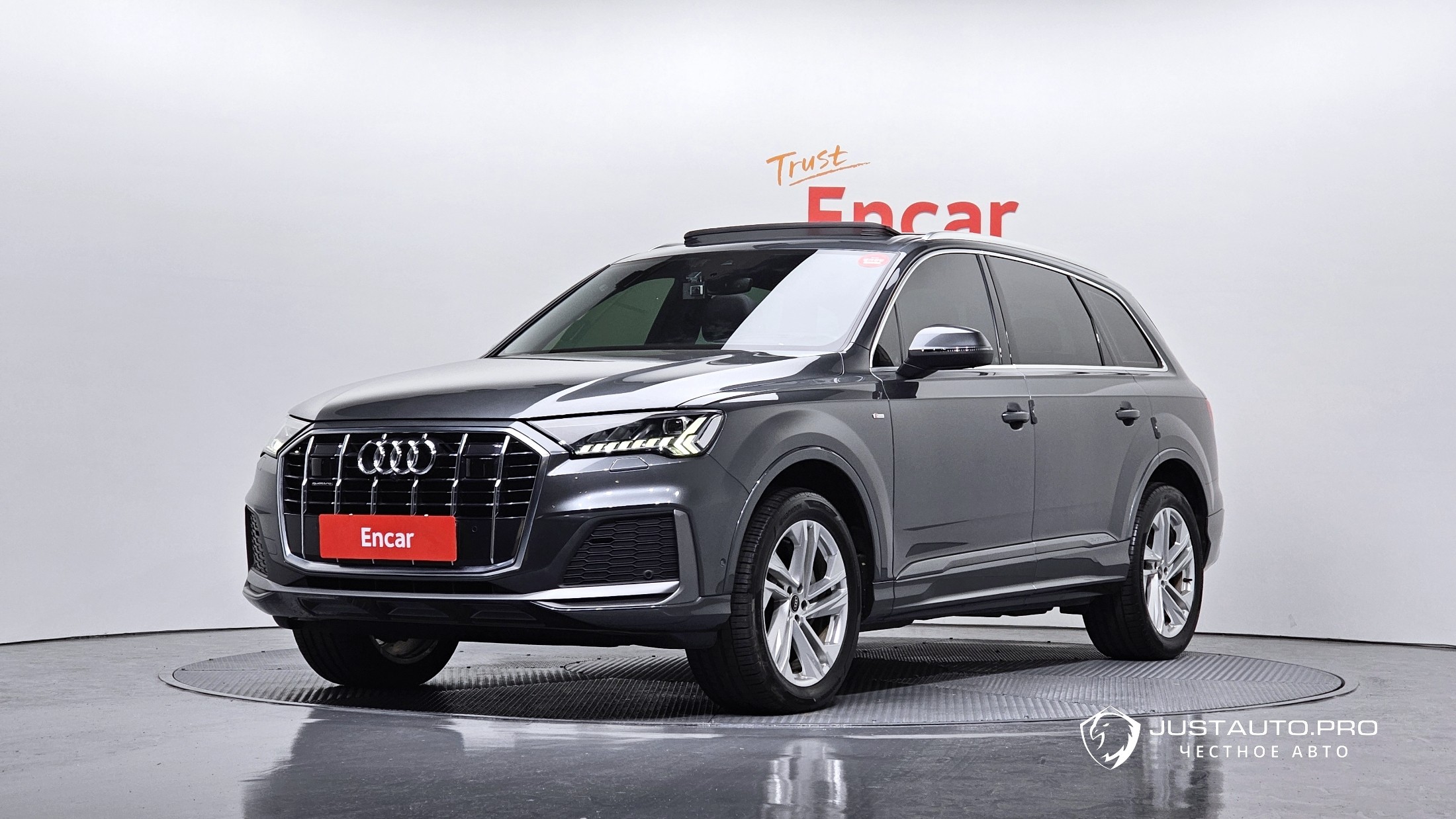 Автомобиль Audi Q7