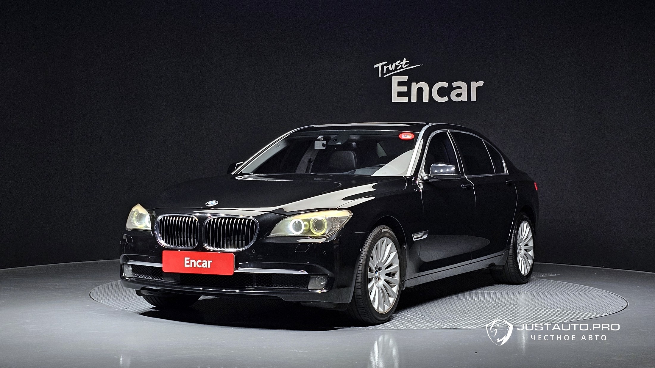 Автомобиль BMW 7-Series