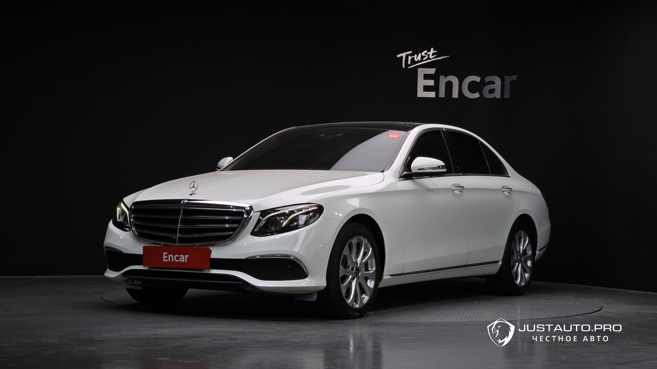 Автомобиль Mercedes-Benz E-Class
