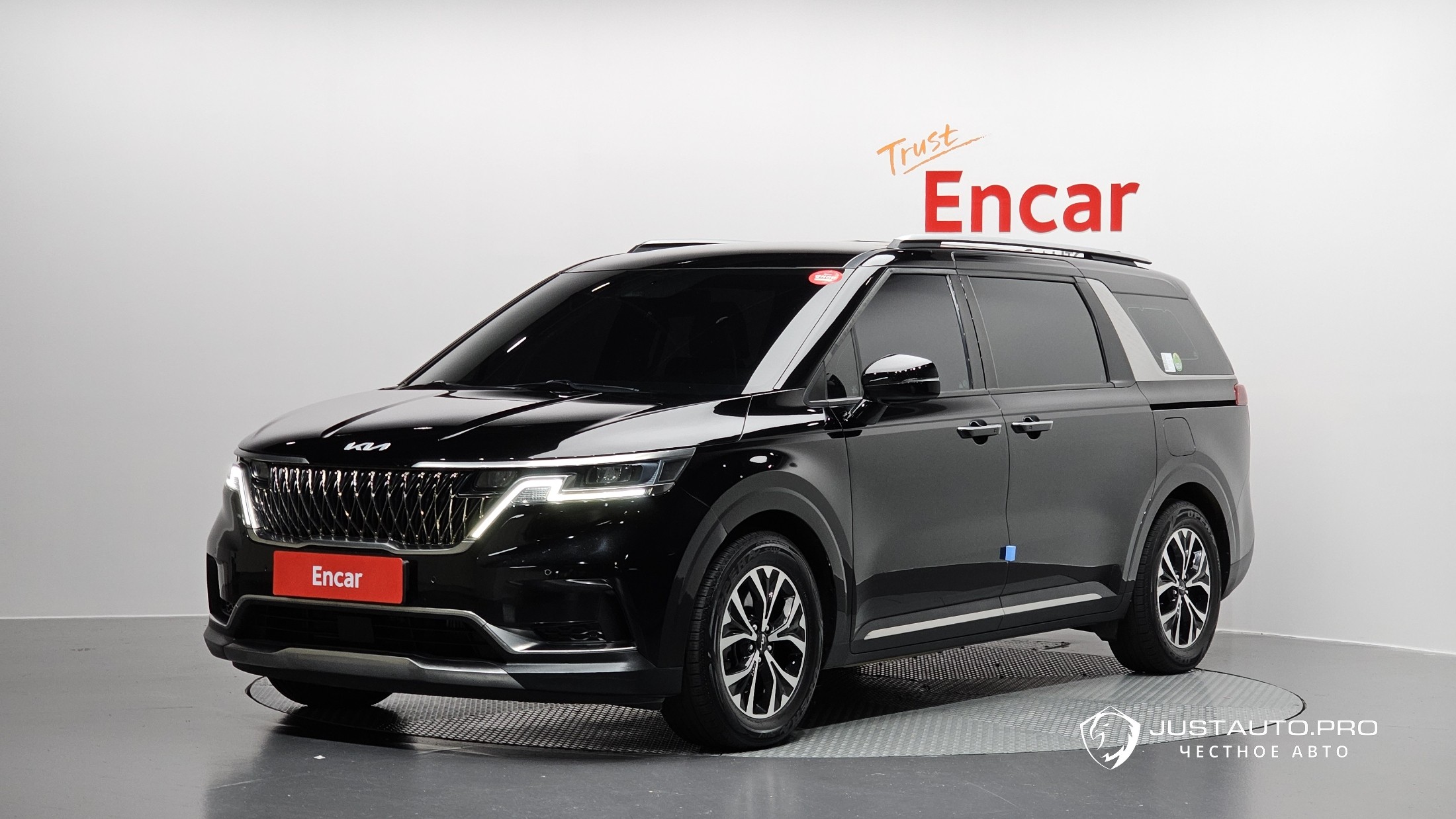 Автомобиль Kia Canival