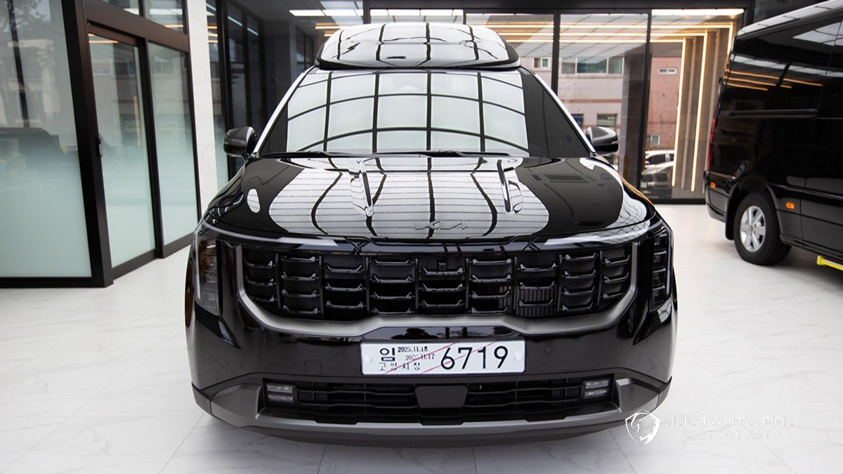 Автомобиль Kia Canival