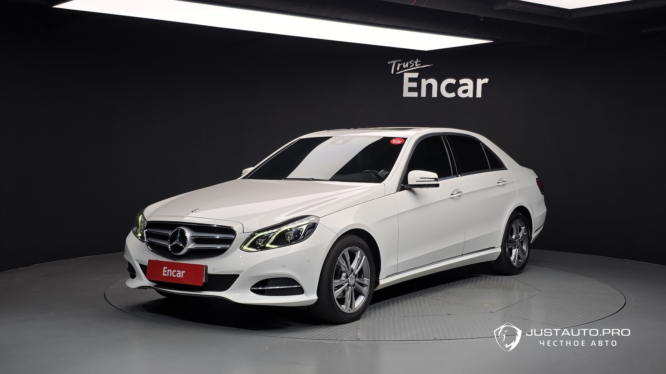 Автомобиль Mercedes-Benz E-Class