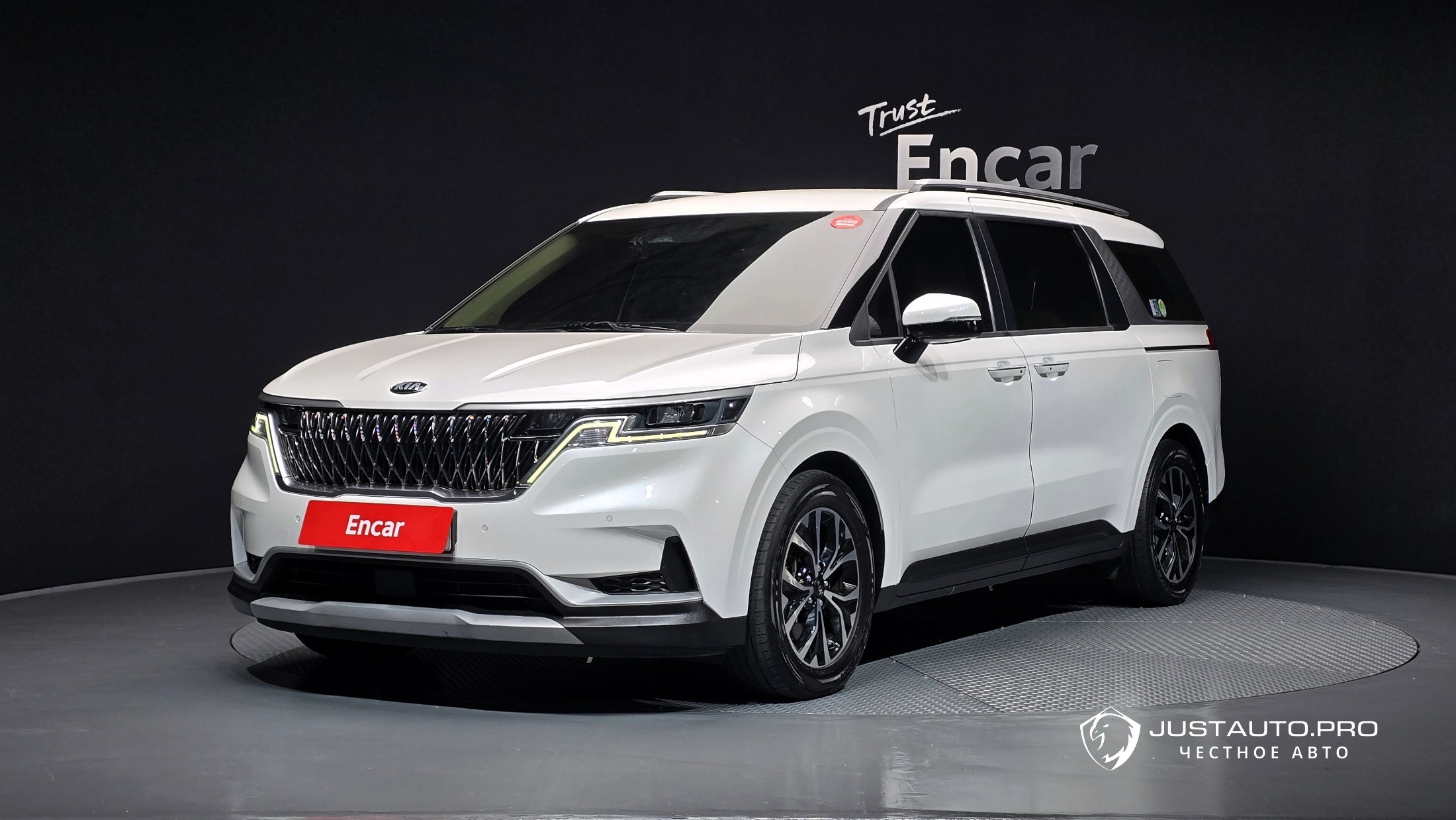 Автомобиль Kia Canival