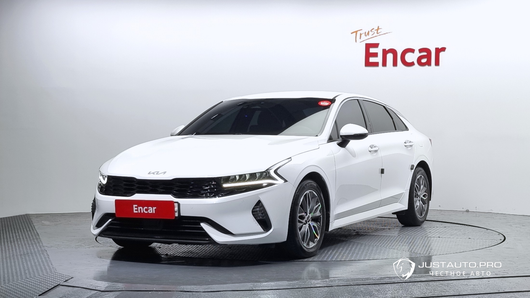 Автомобиль Kia K5