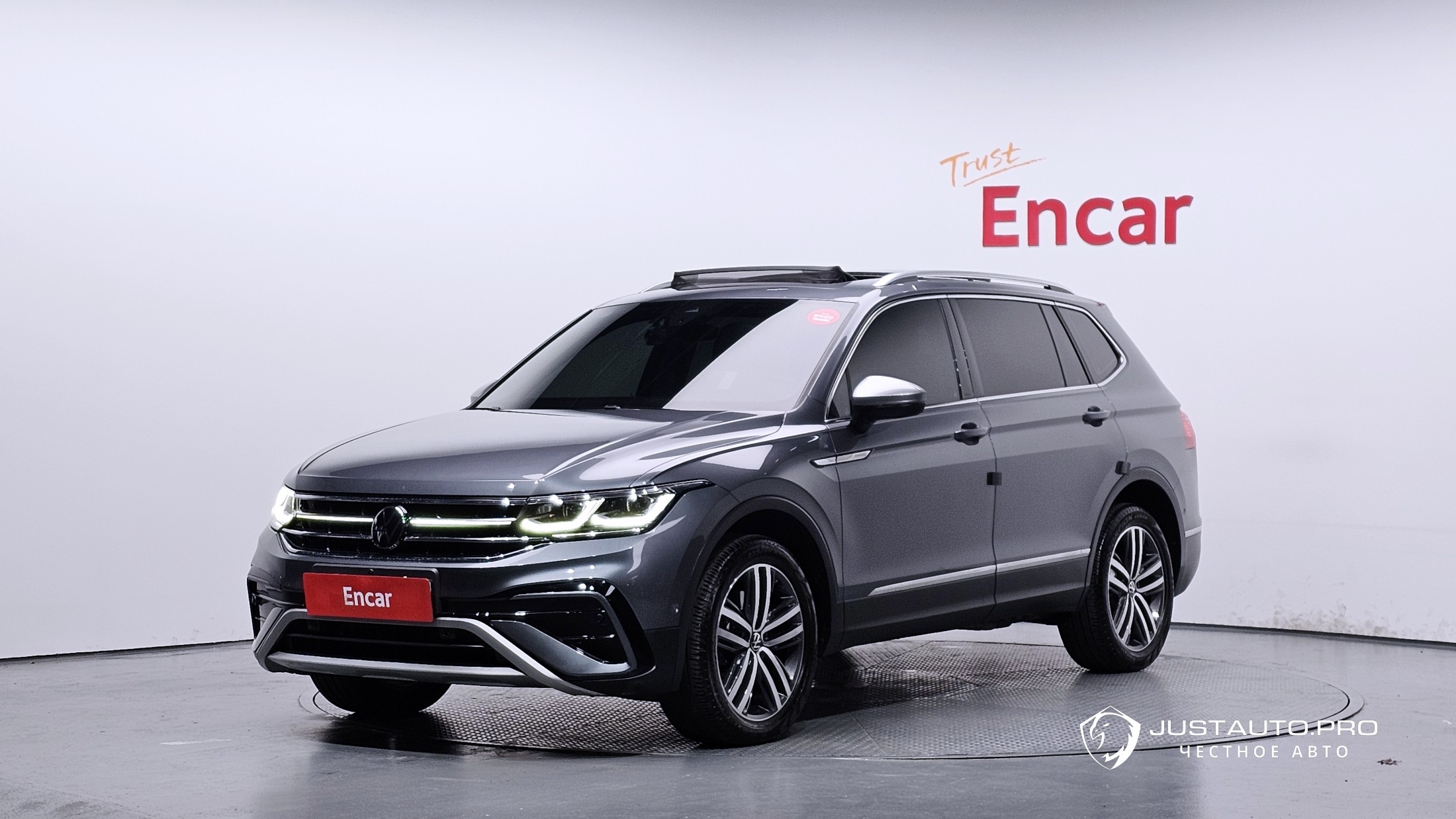 Автомобиль Volkswagen Tiguan