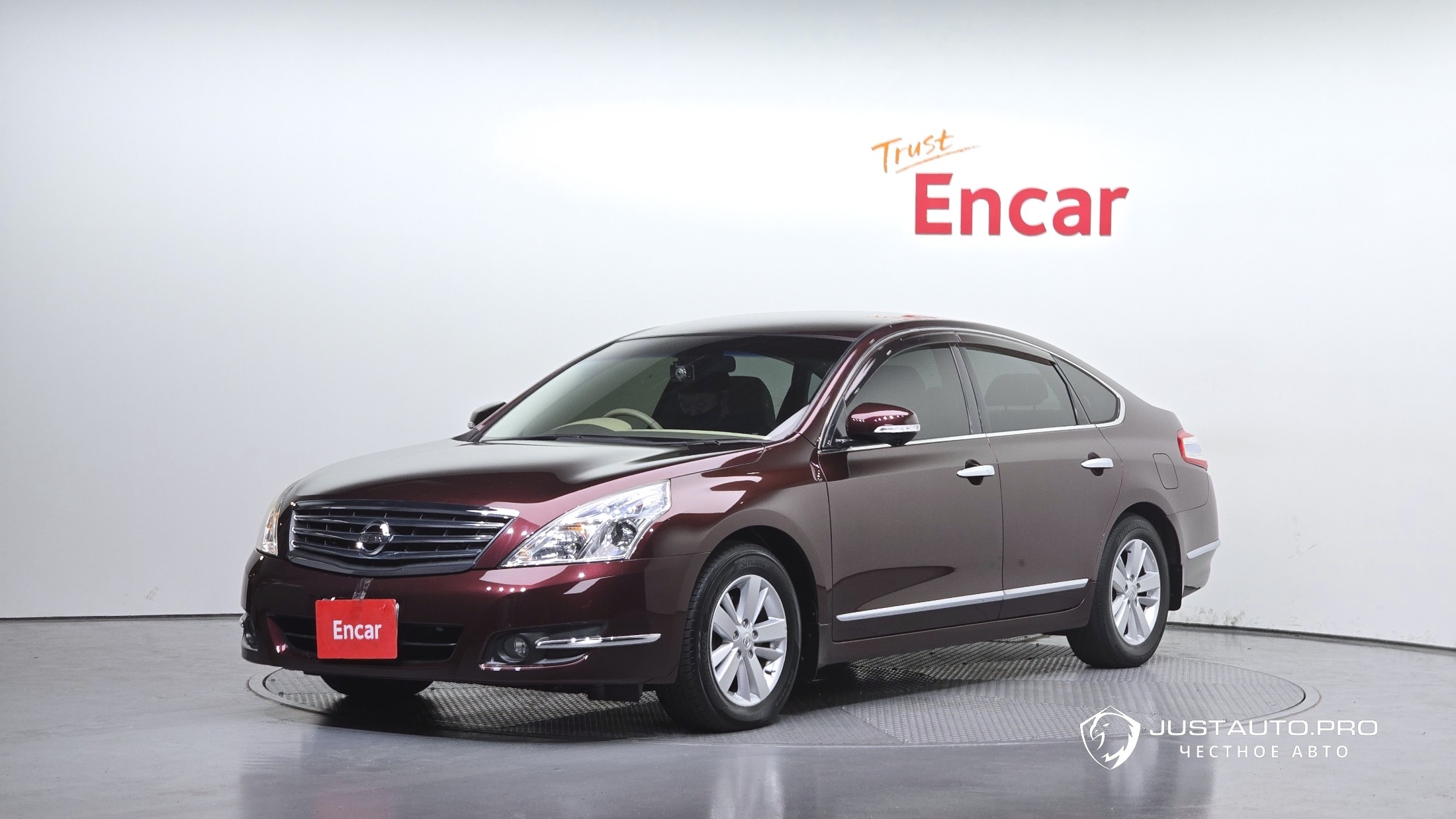 Автомобиль Nissan Teana