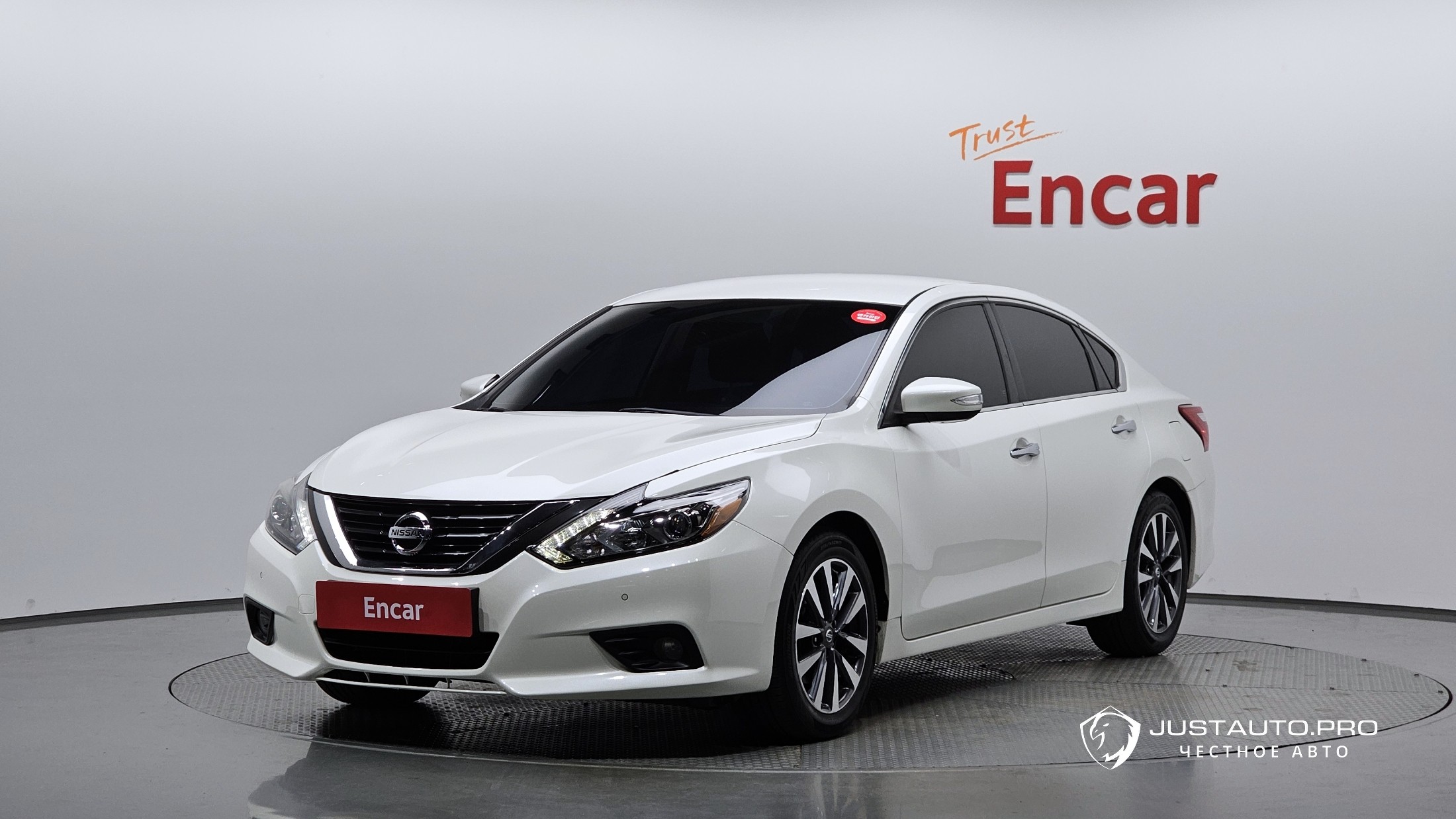 Автомобиль Nissan Altima