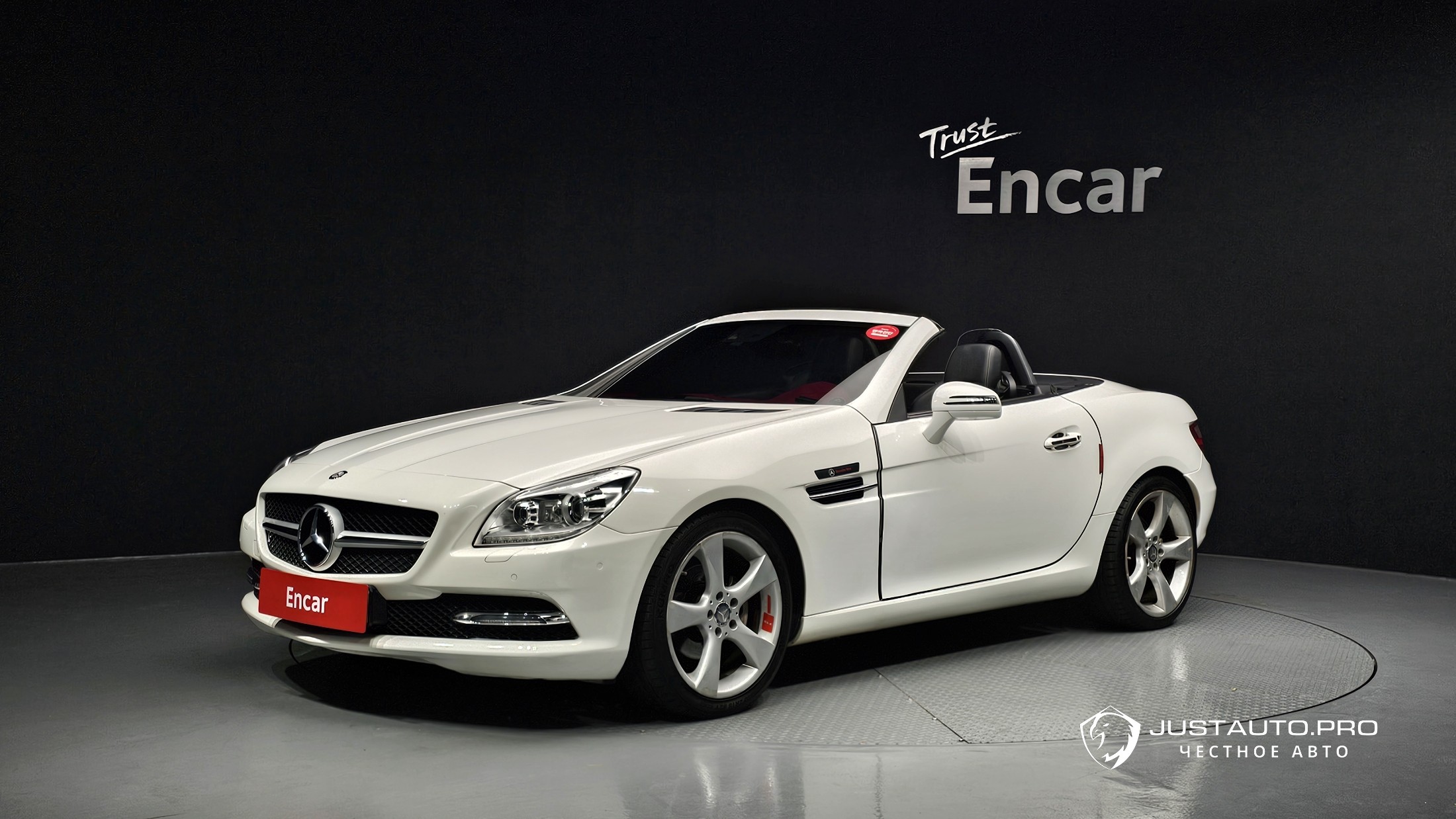 Автомобиль Mercedes-Benz SLK-Class