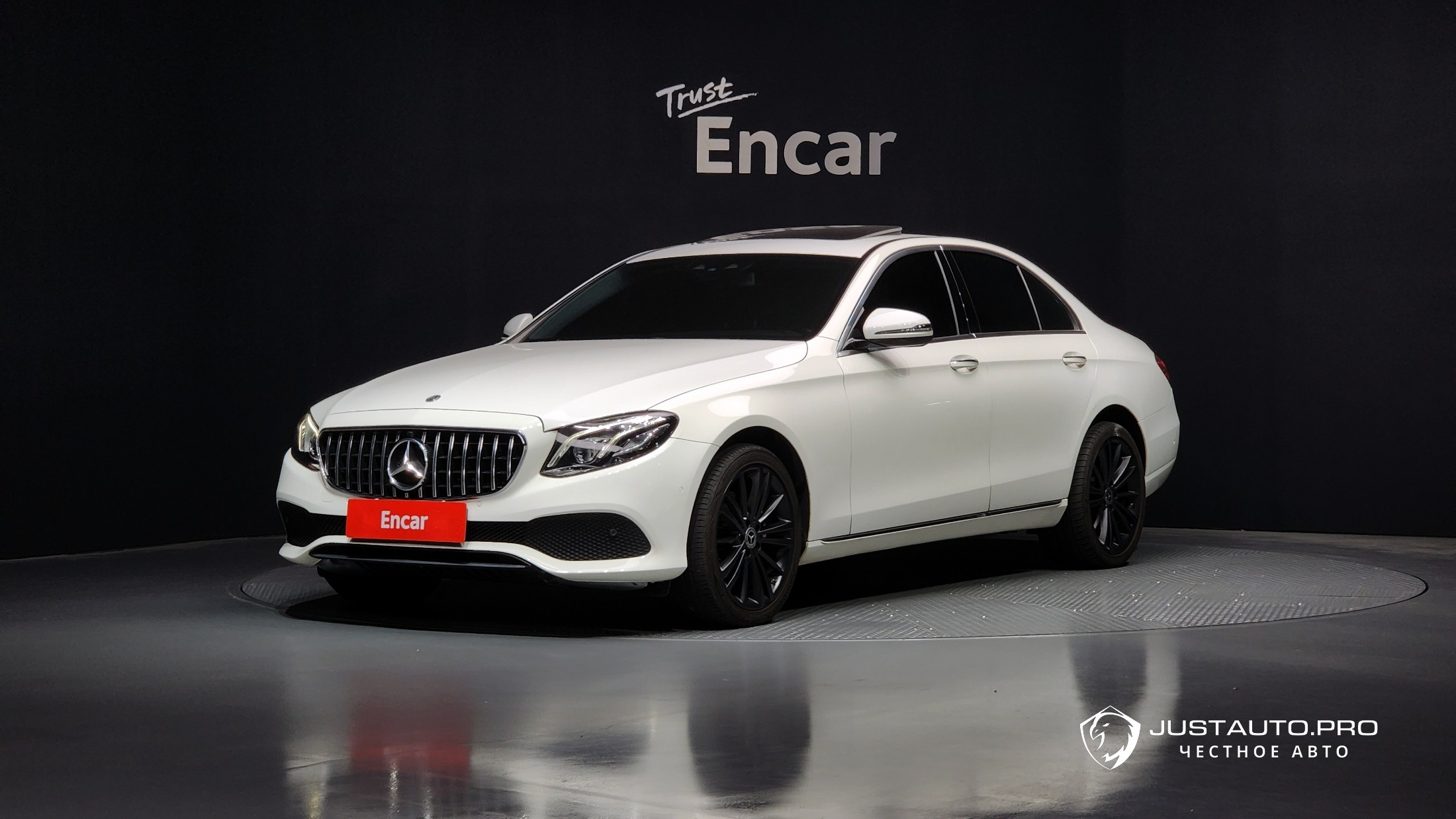 Автомобиль Mercedes-Benz E-Class