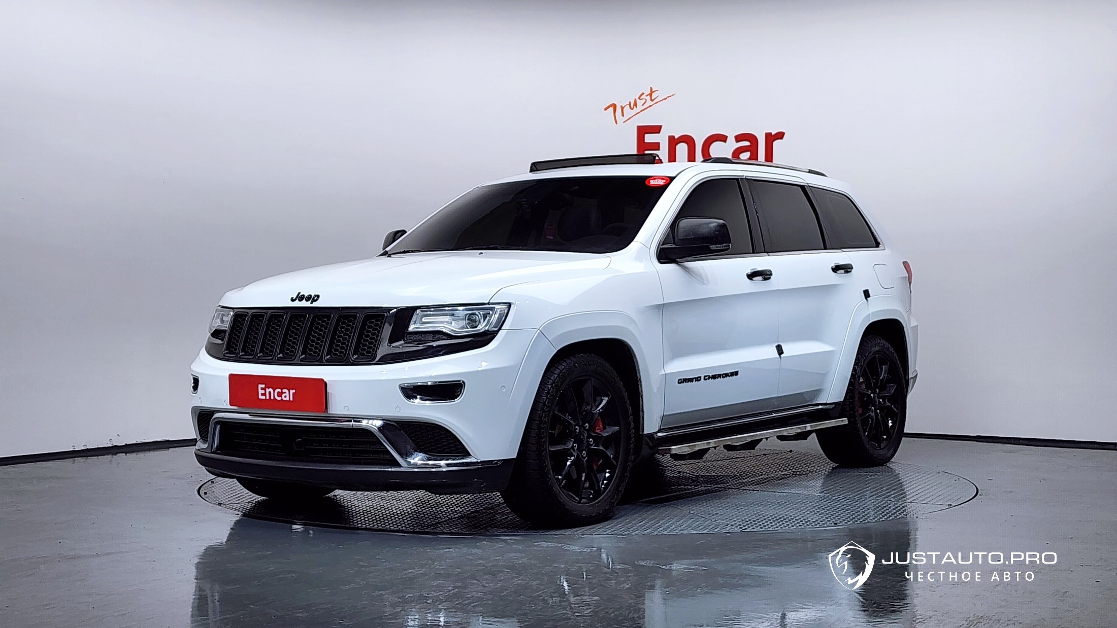 Автомобиль Jeep Cherokee