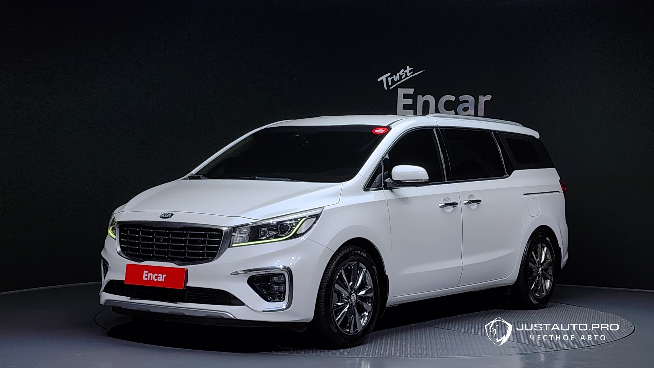 Автомобиль Kia Canival