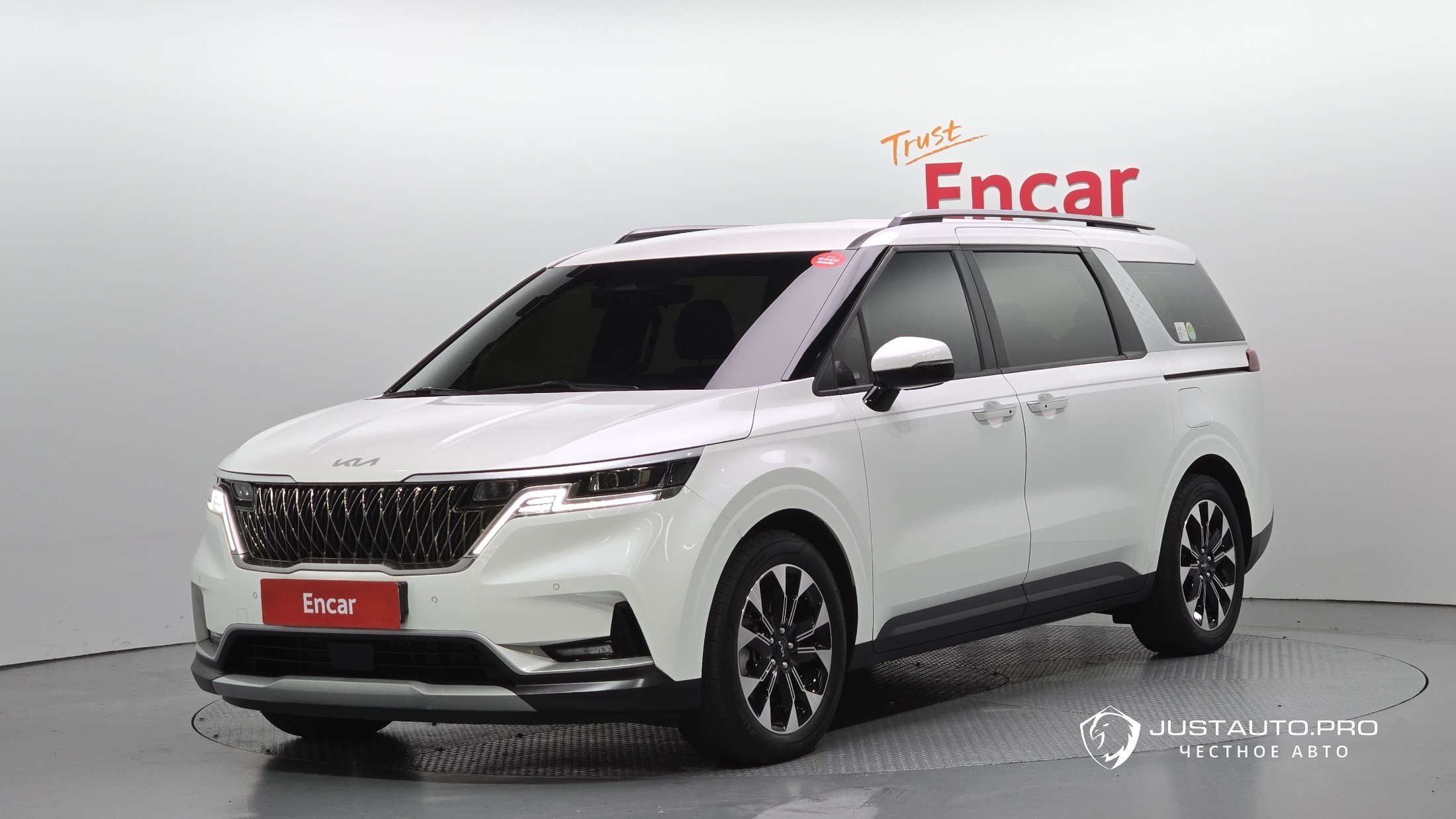 Автомобиль Kia Canival