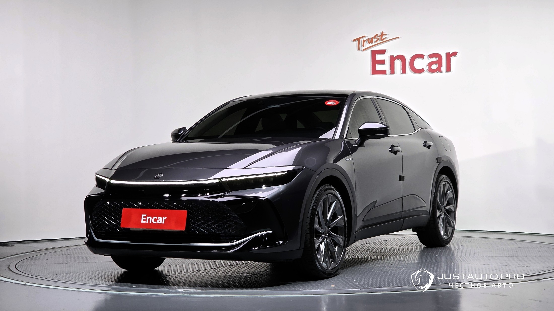 Автомобиль Toyota Crown