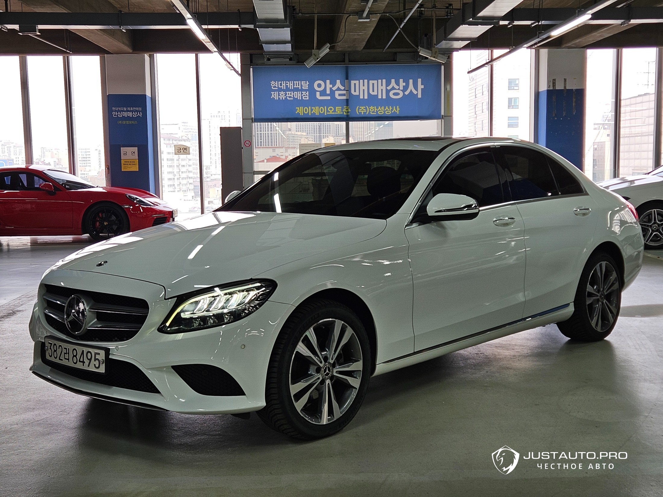 Автомобиль Mercedes-Benz C-Class