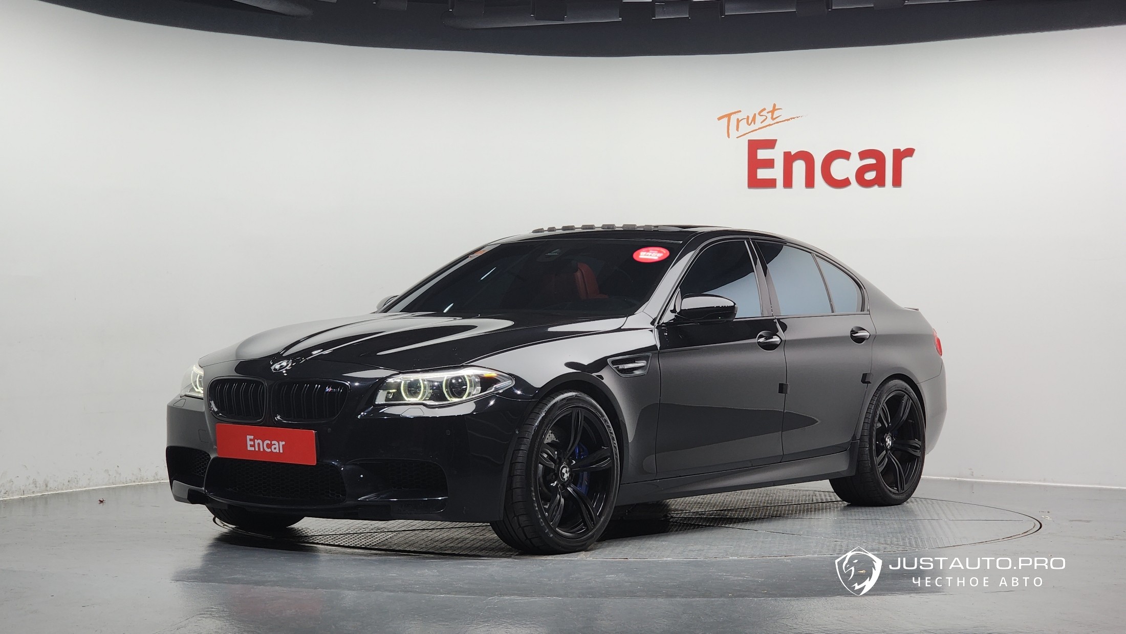 Автомобиль BMW M5