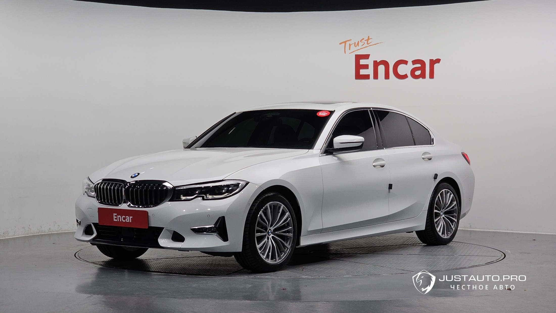 Автомобиль BMW 3-Series