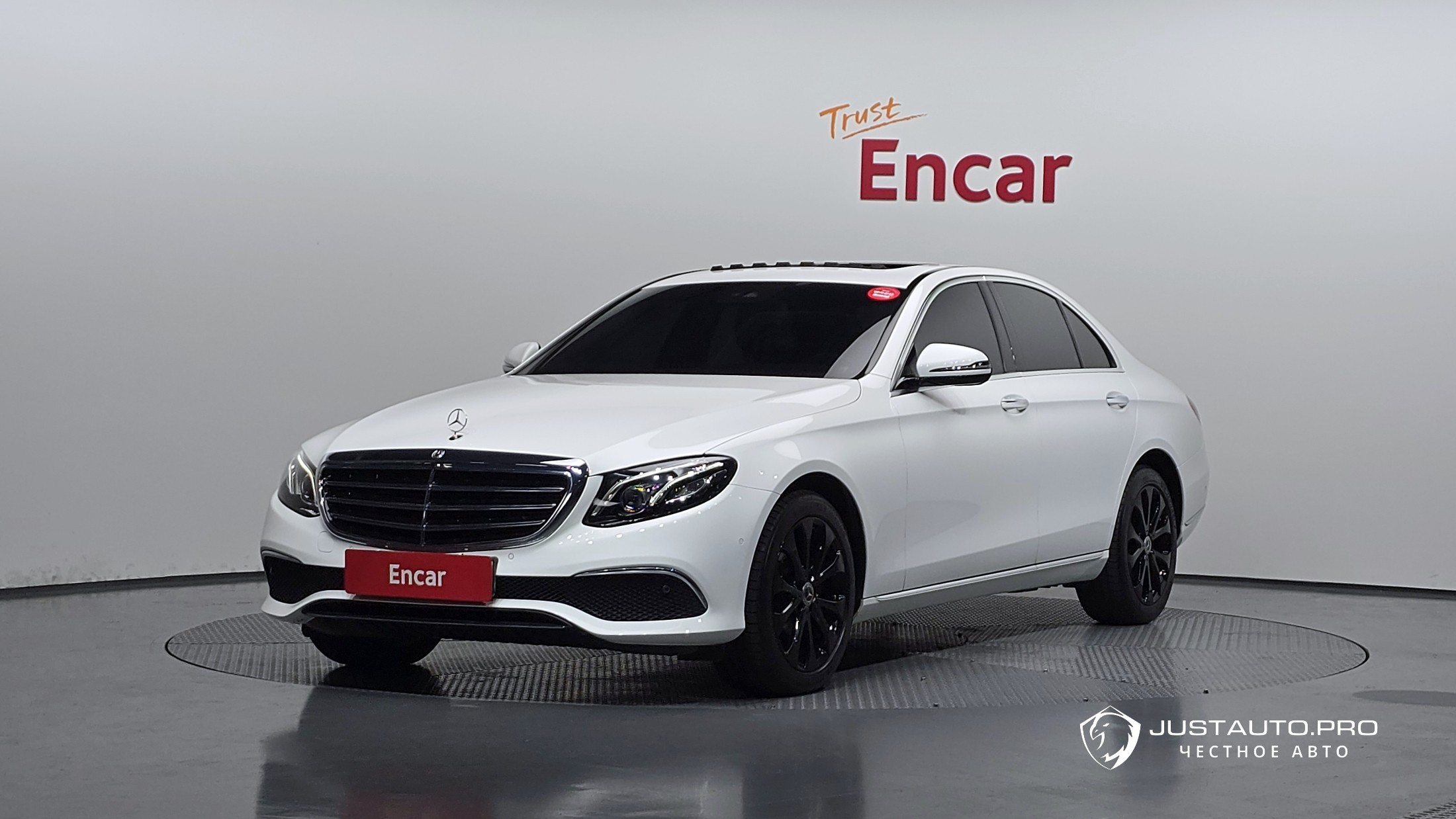 Автомобиль Mercedes-Benz E-Class