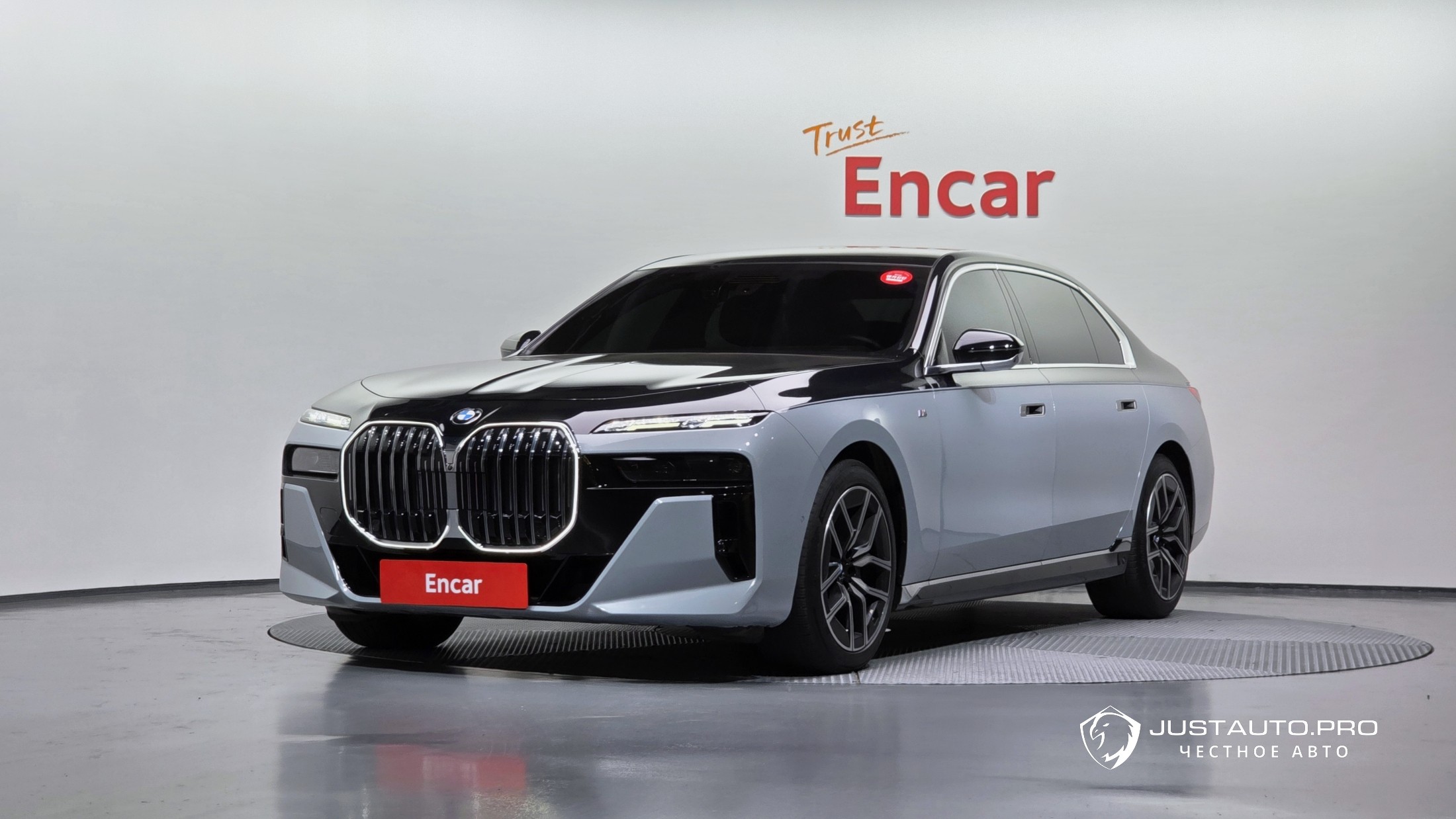 Автомобиль BMW 7-Series