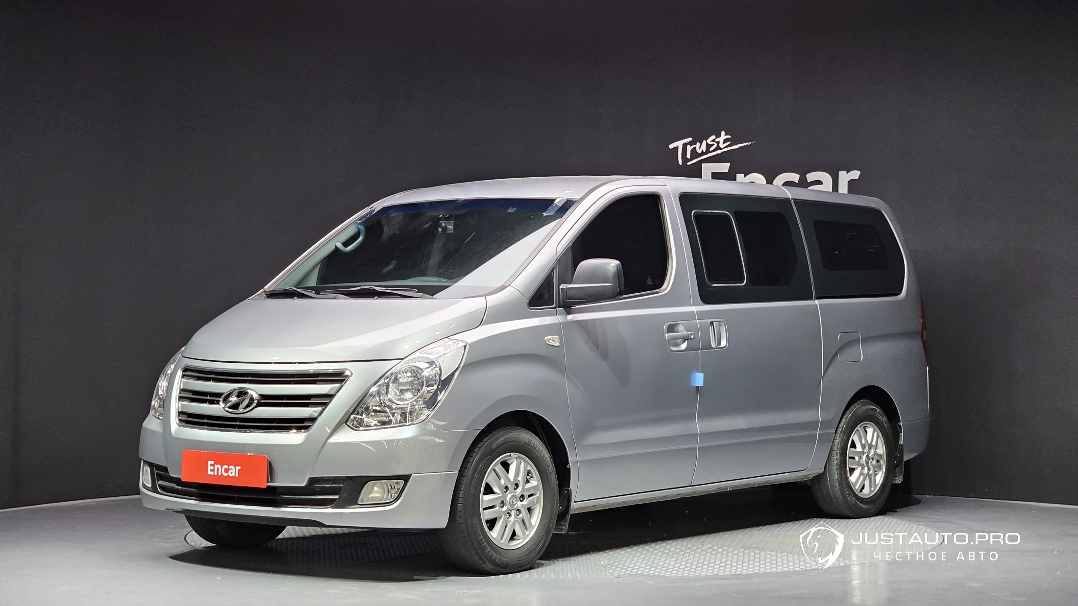 Автомобиль Hyundai Starex