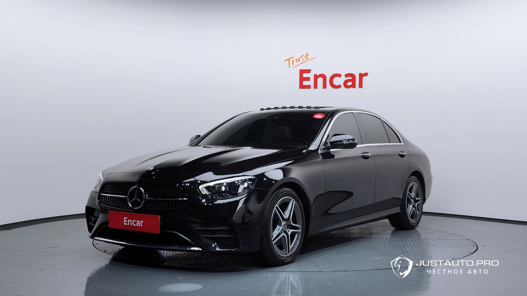 Автомобиль Mercedes-Benz E-Class