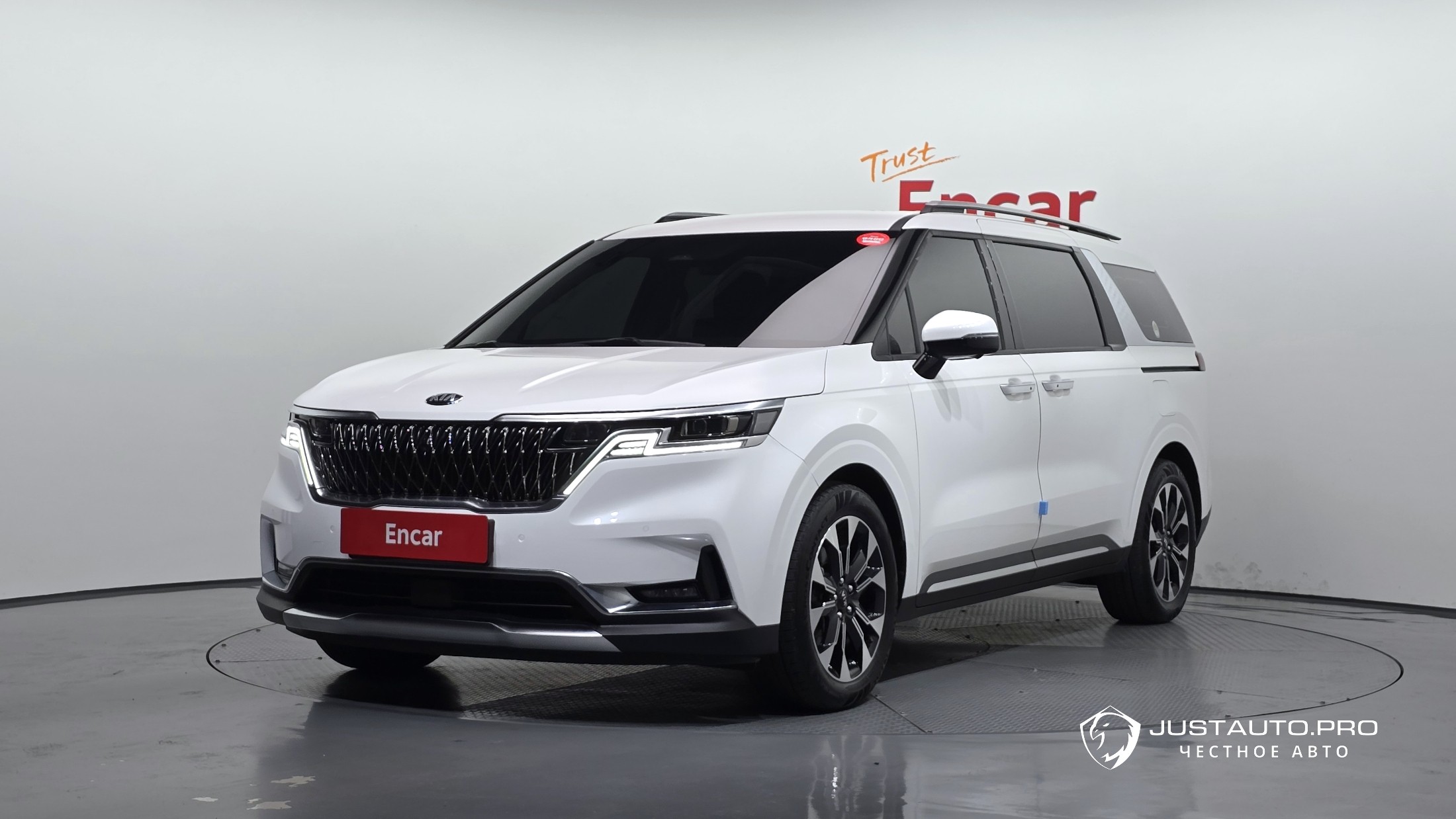 Автомобиль Kia Canival