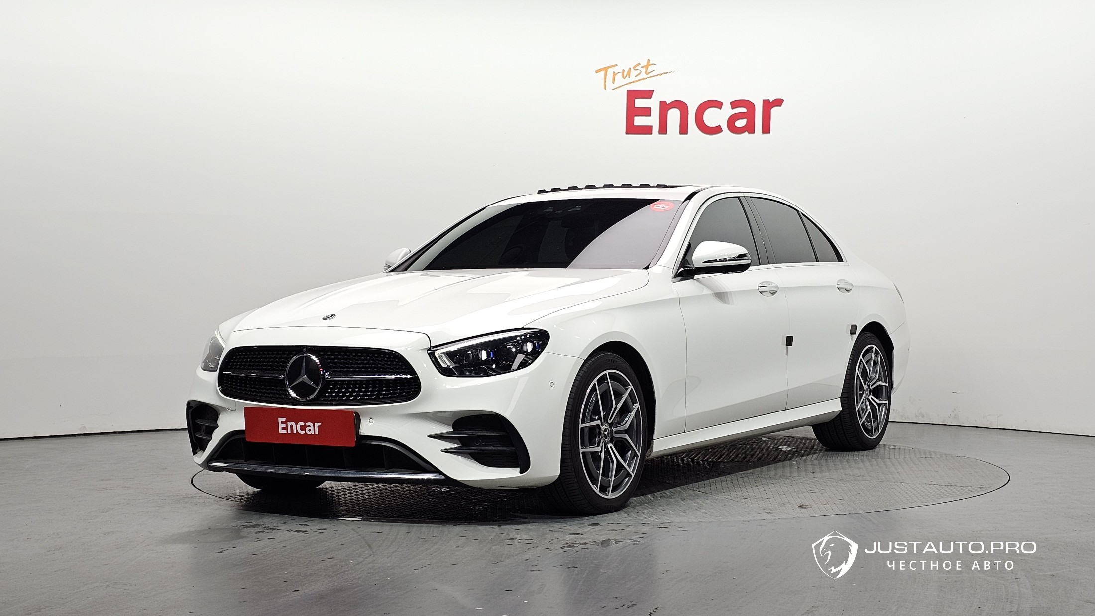 Автомобиль Mercedes-Benz E-Class