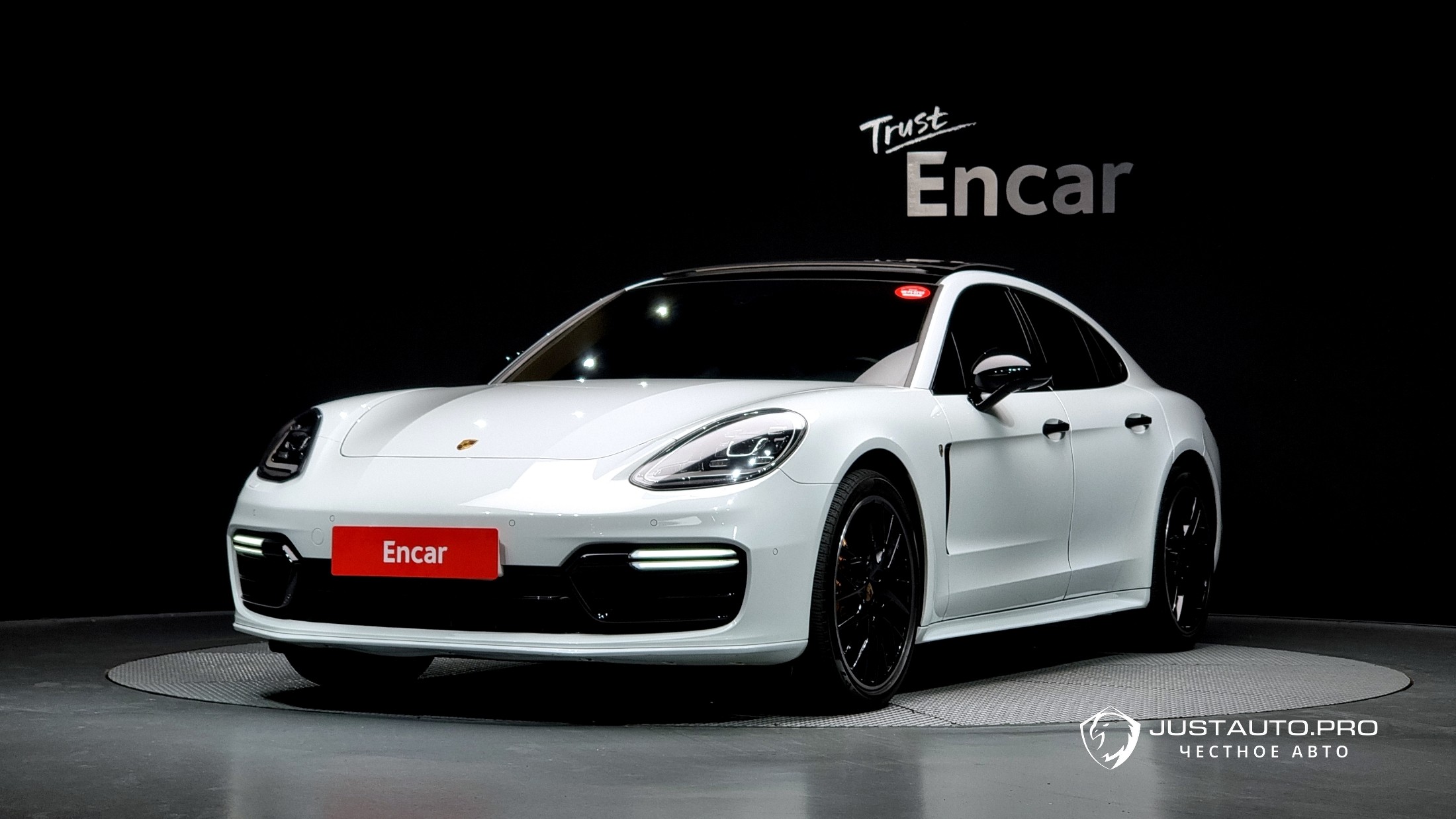 Автомобиль Porsche Panamera