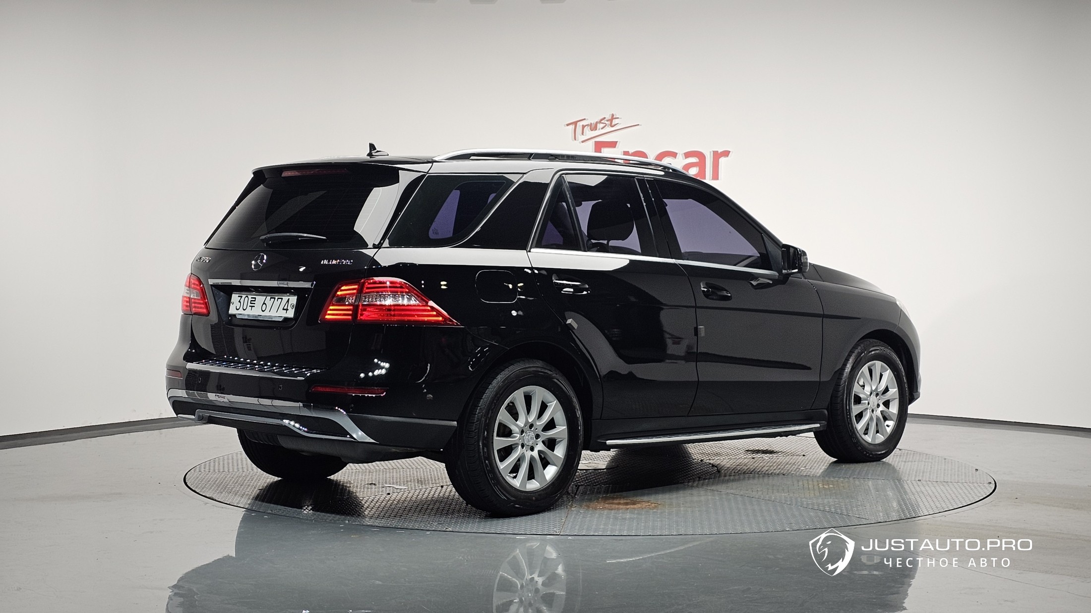 Автомобиль Mercedes-Benz M-class