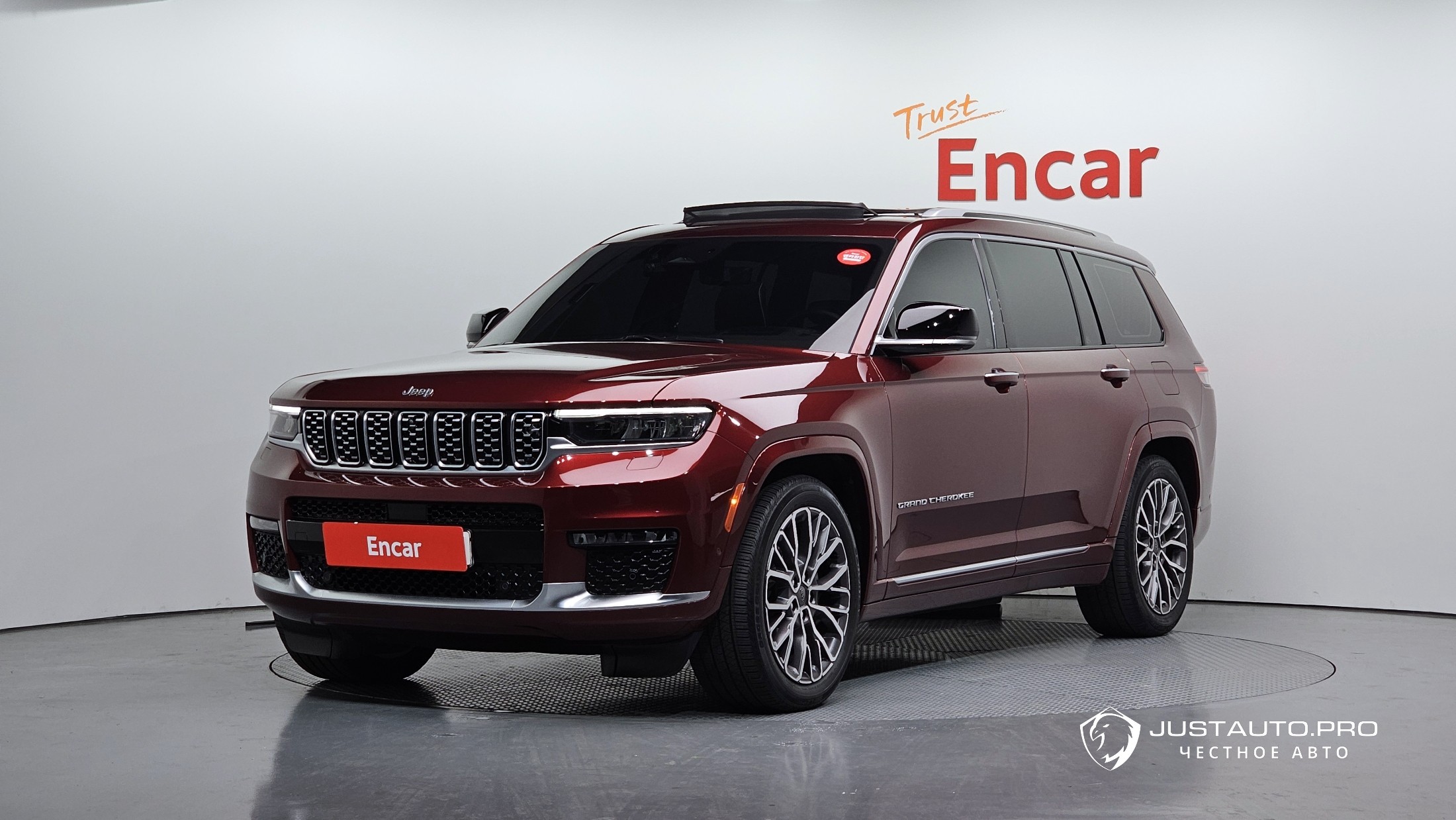 Автомобиль Jeep Cherokee