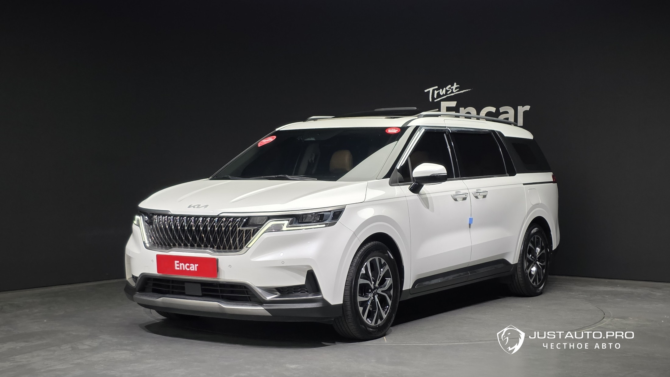 Автомобиль Kia Canival