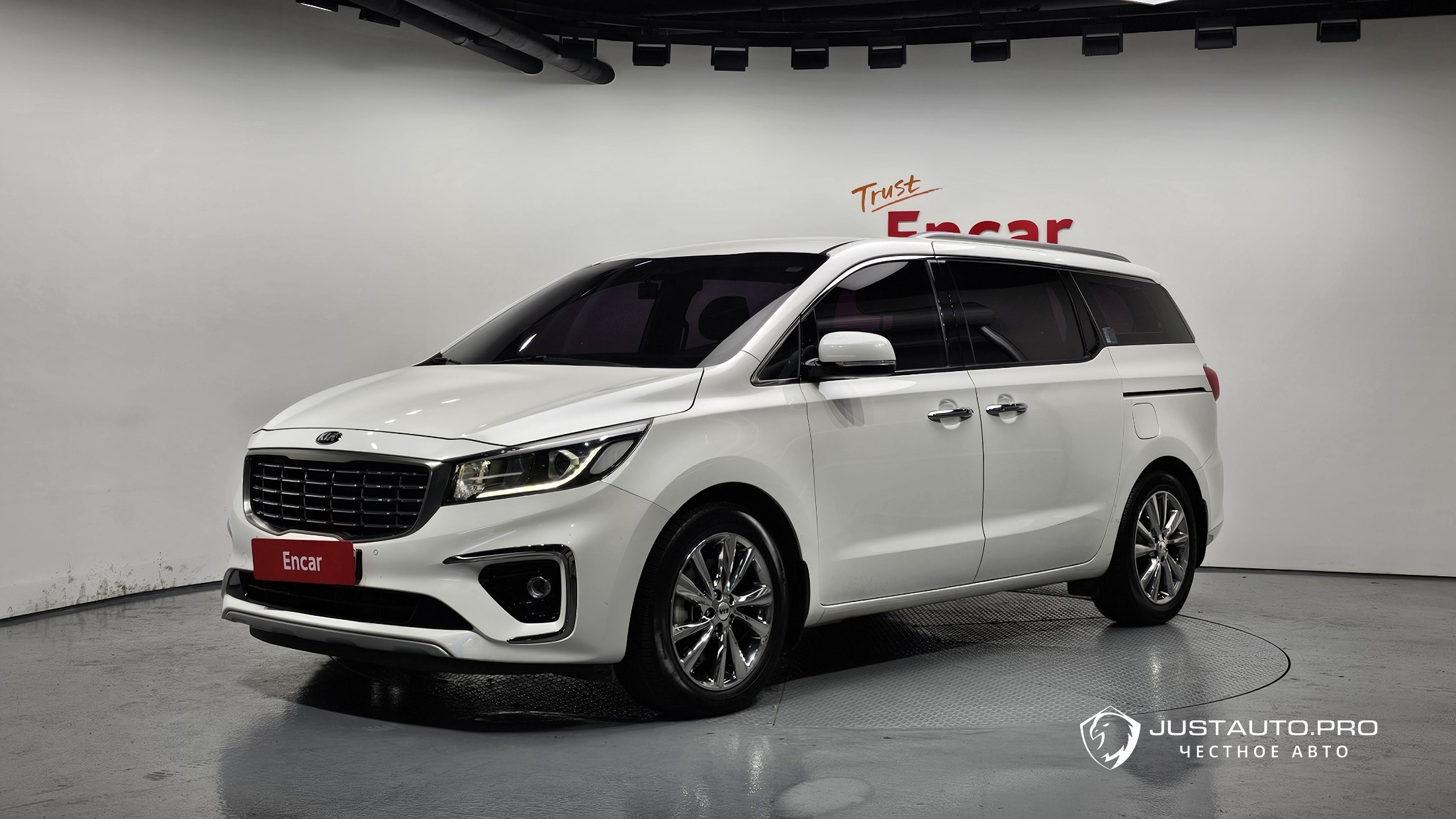 Автомобиль Kia Canival