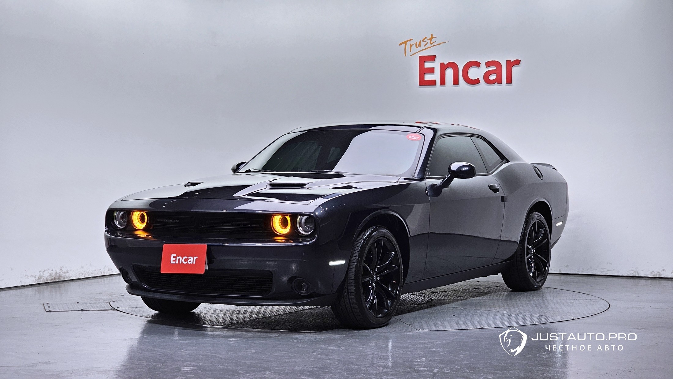 Автомобиль Dodge Challenger