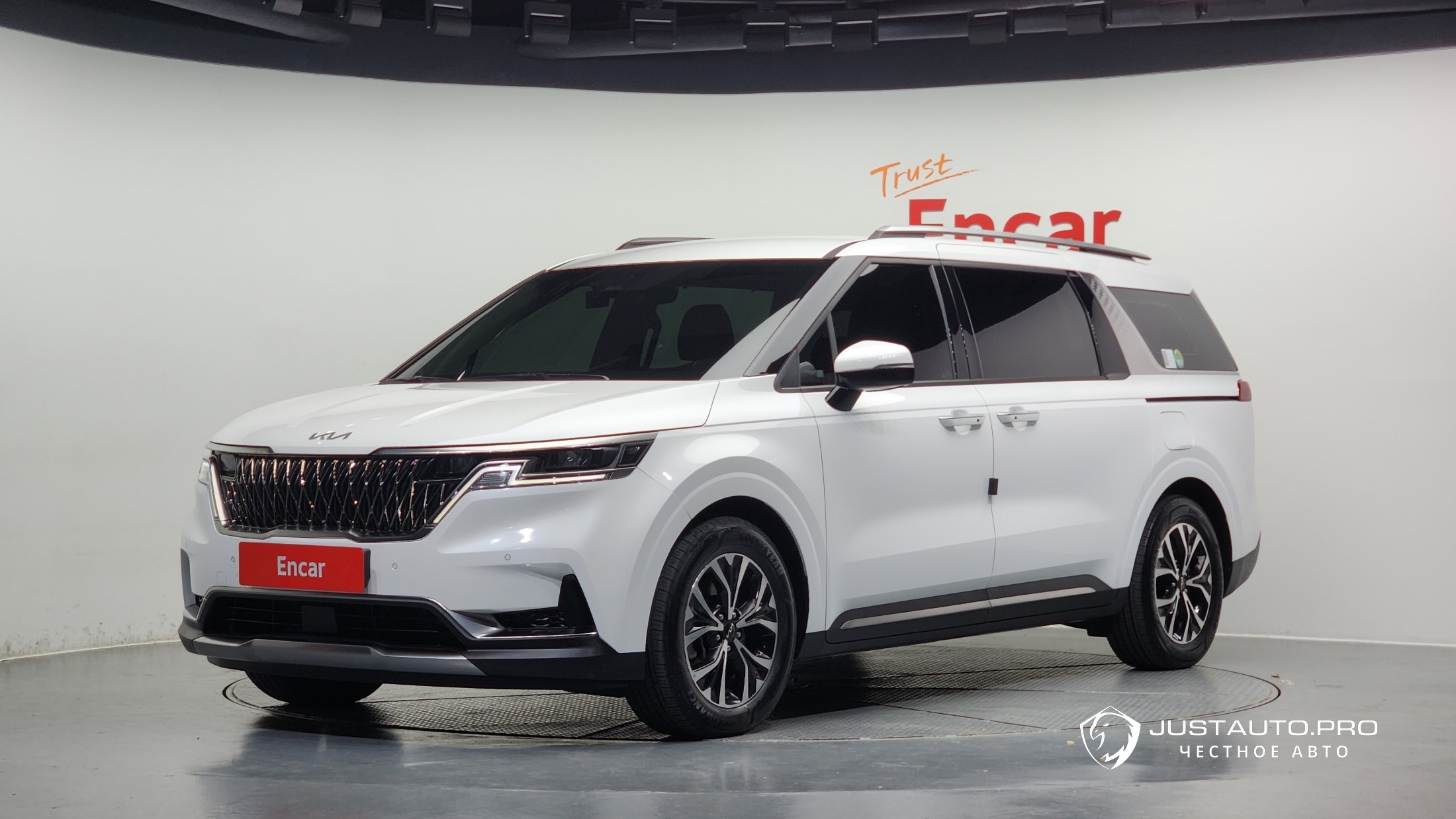 Автомобиль Kia Canival