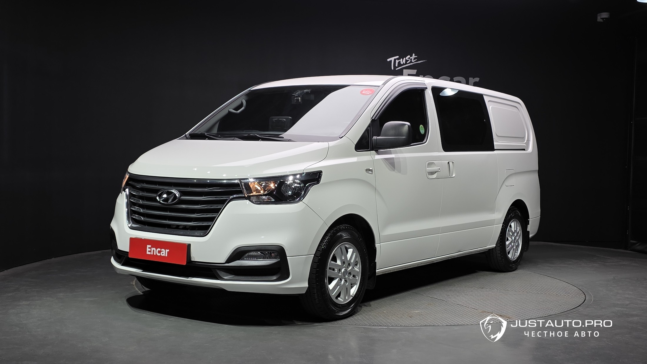 Автомобиль Hyundai Starex