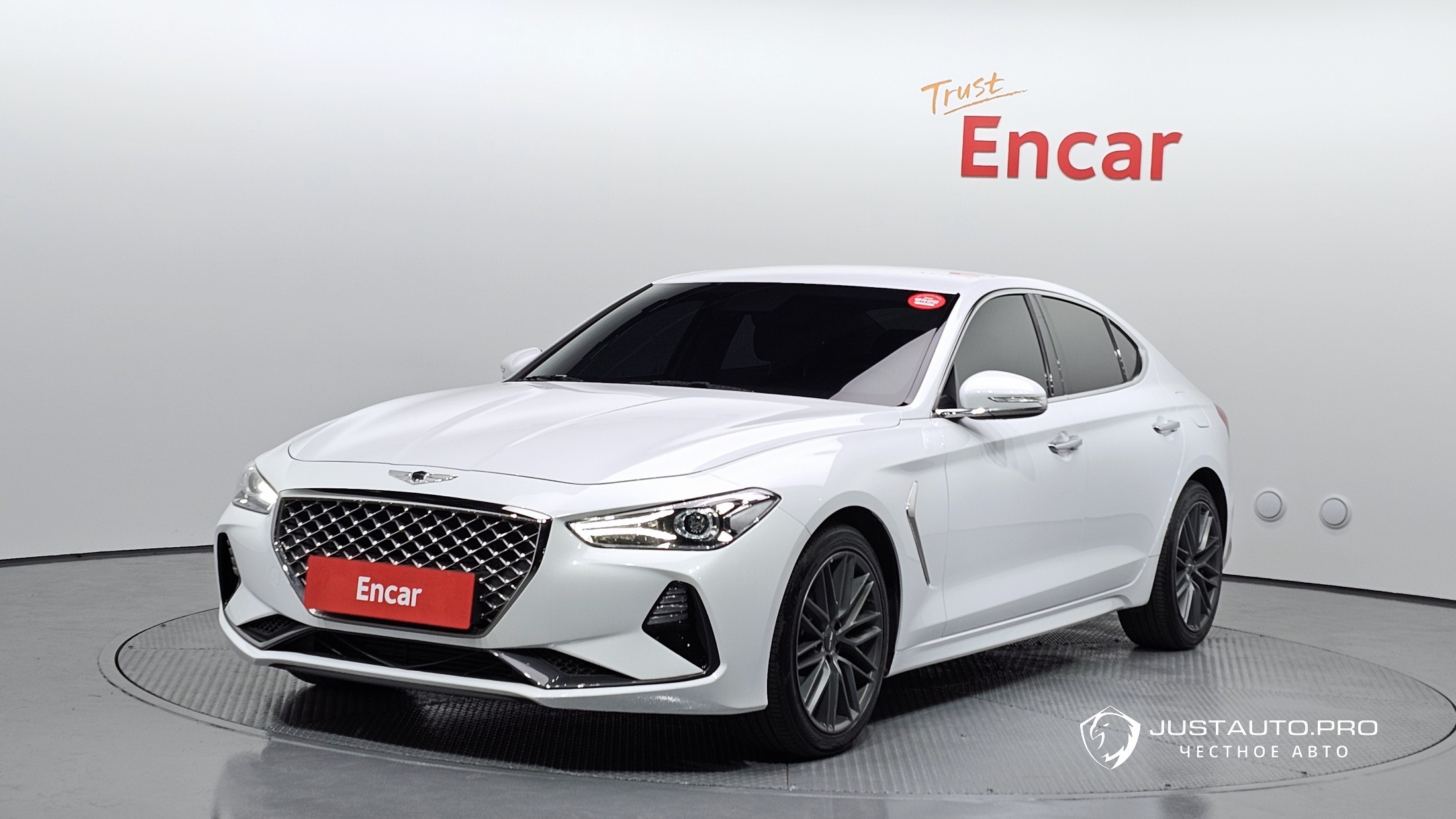 Автомобиль Genesis G70