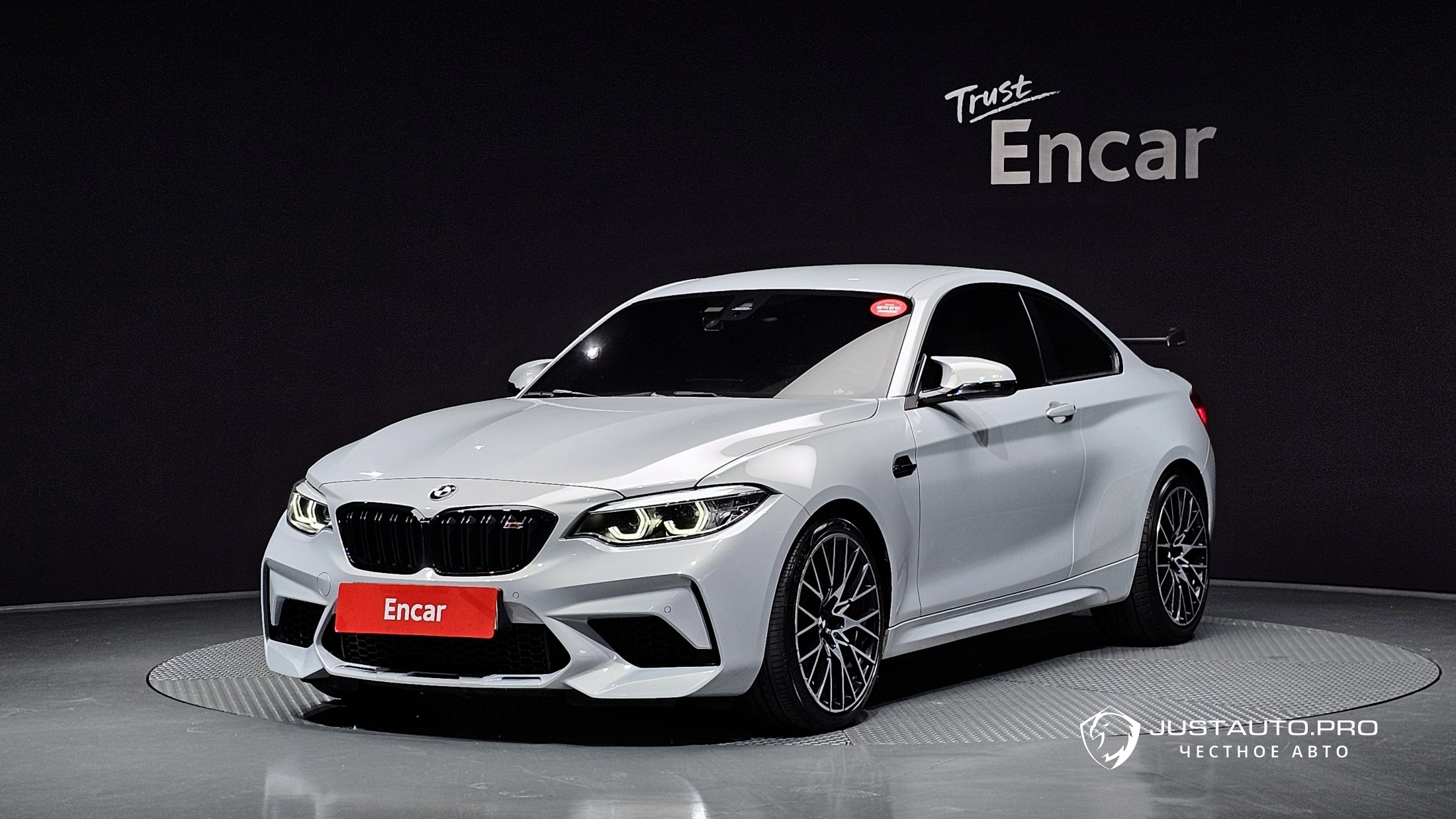 Автомобиль BMW M2