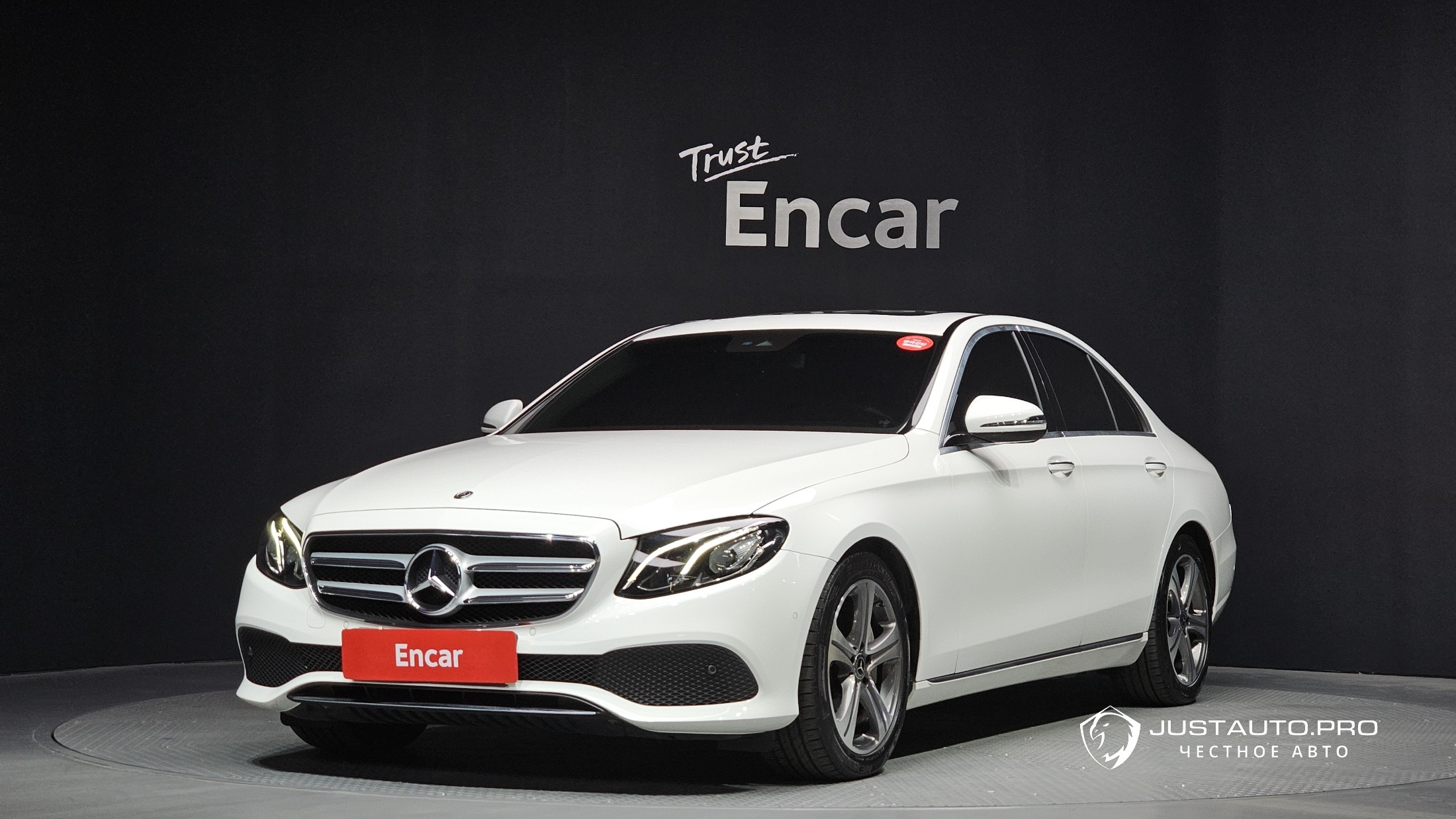 Автомобиль Mercedes-Benz E-Class