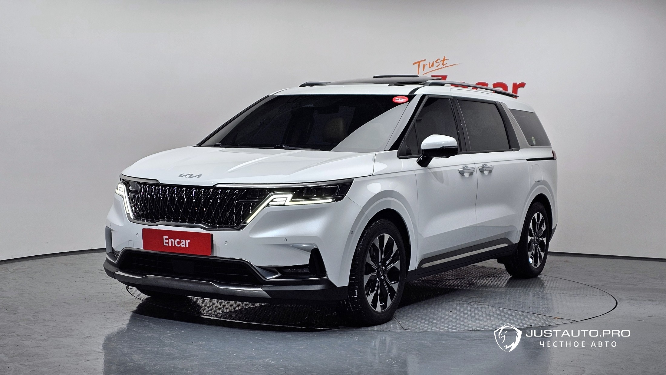 Автомобиль Kia Canival