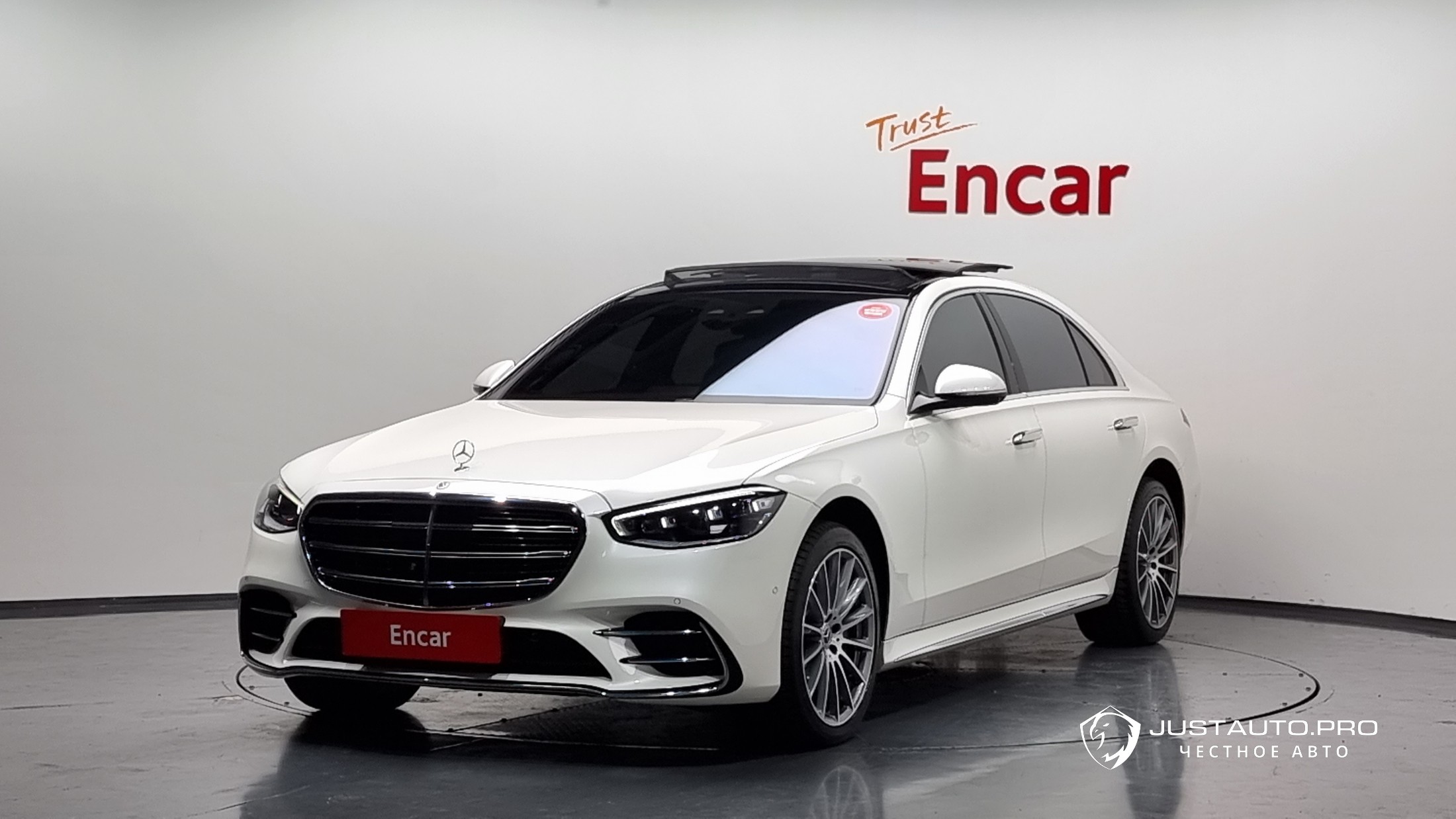 Автомобиль Mercedes-Benz S-Class