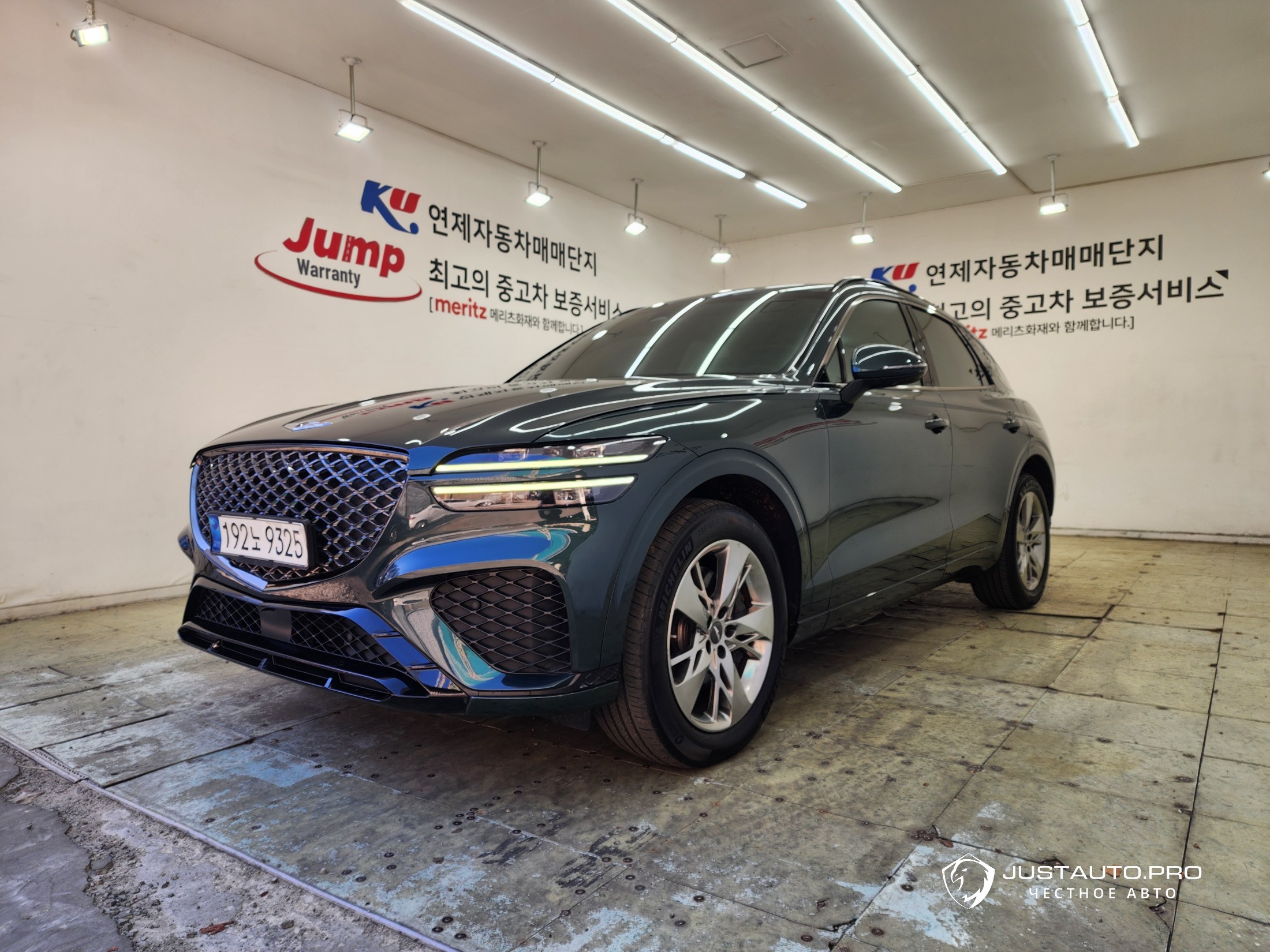 Автомобиль Genesis GV70