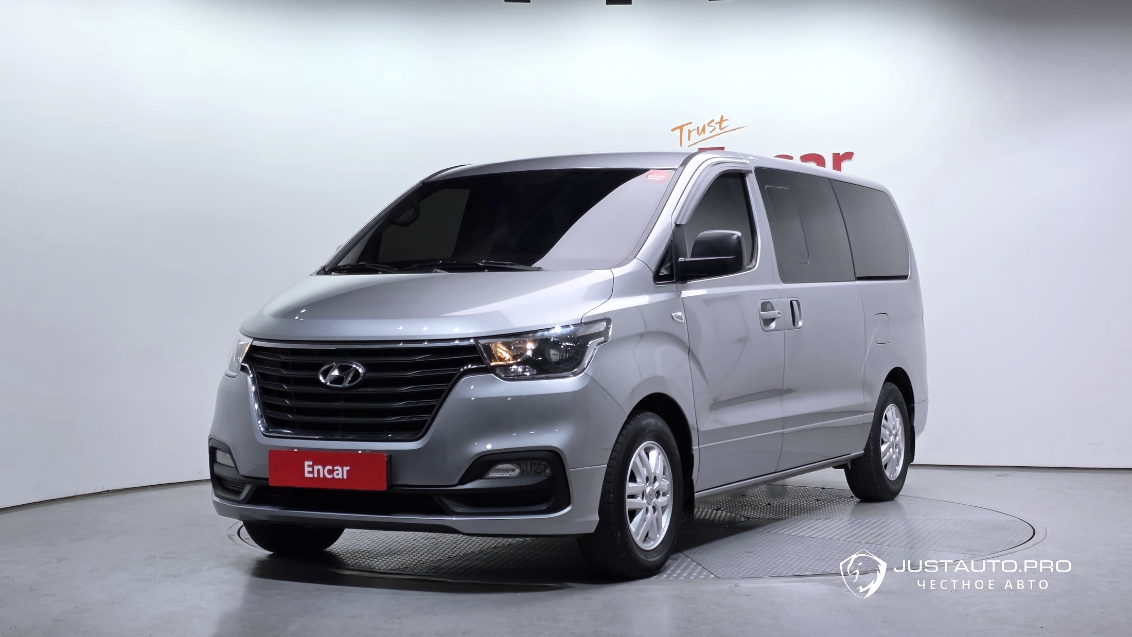 Автомобиль Hyundai Starex