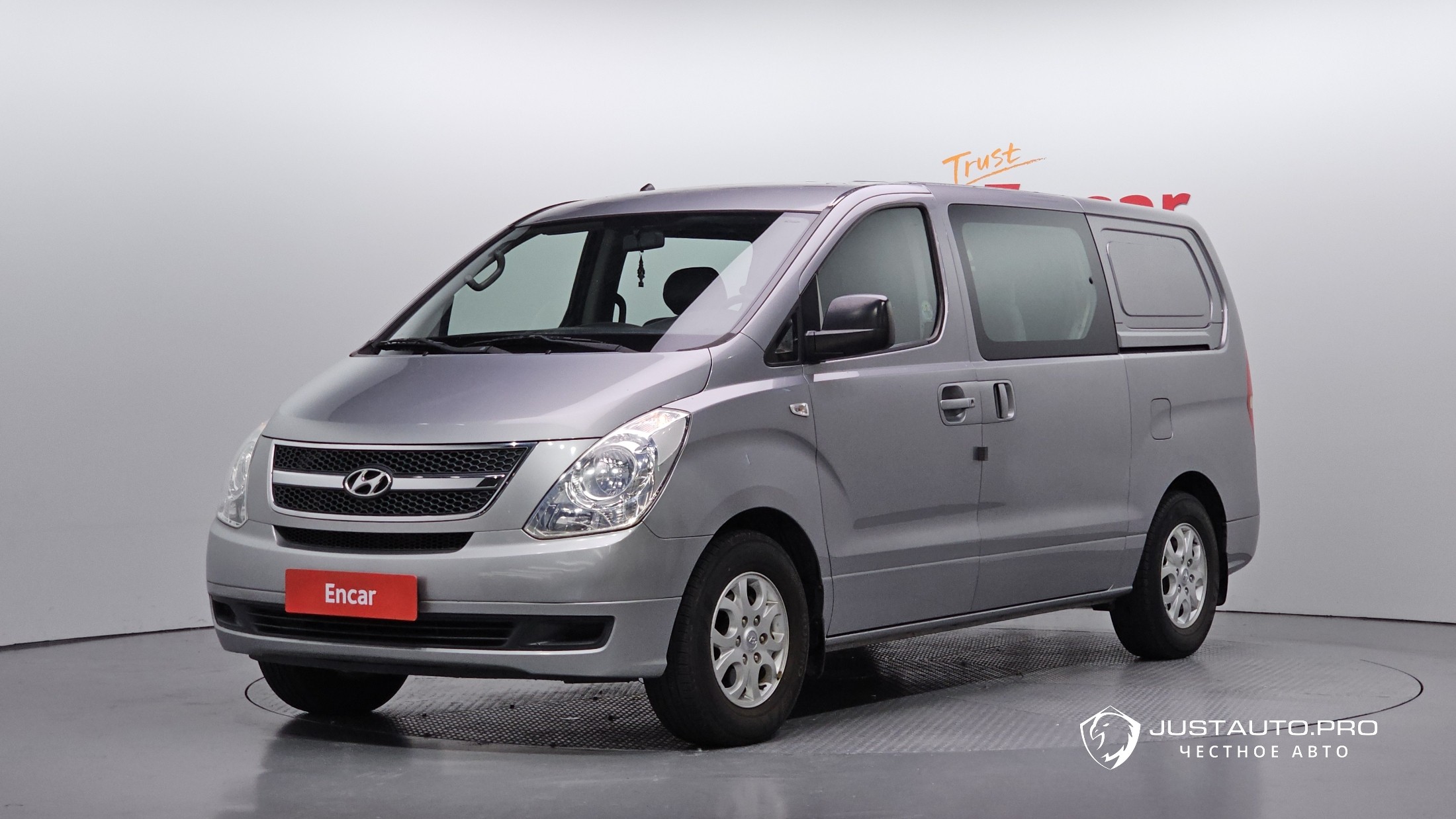 Автомобиль Hyundai Starex