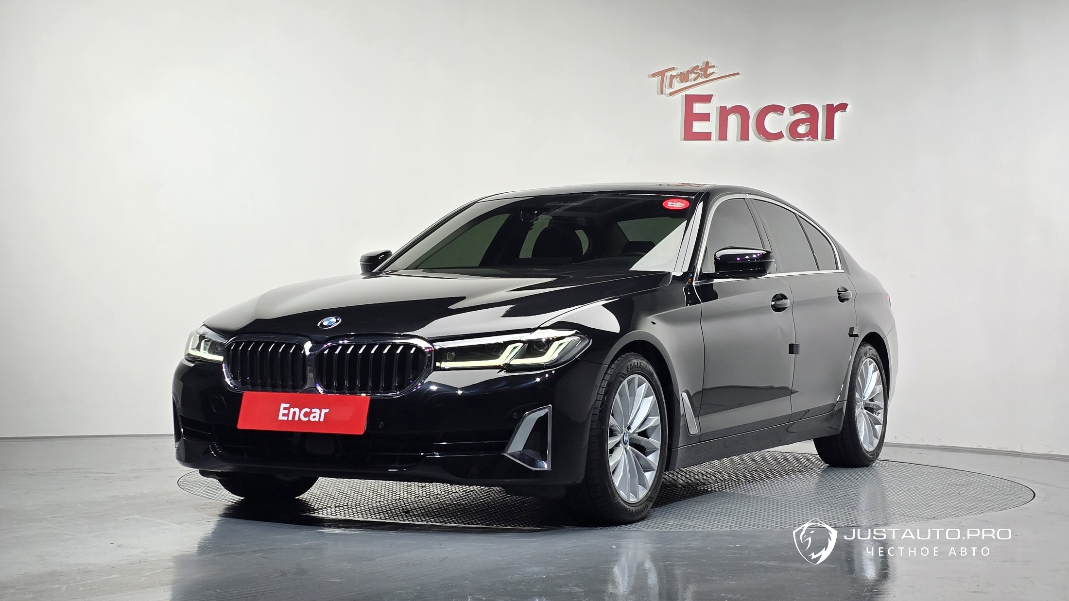 Автомобиль BMW 5-Series